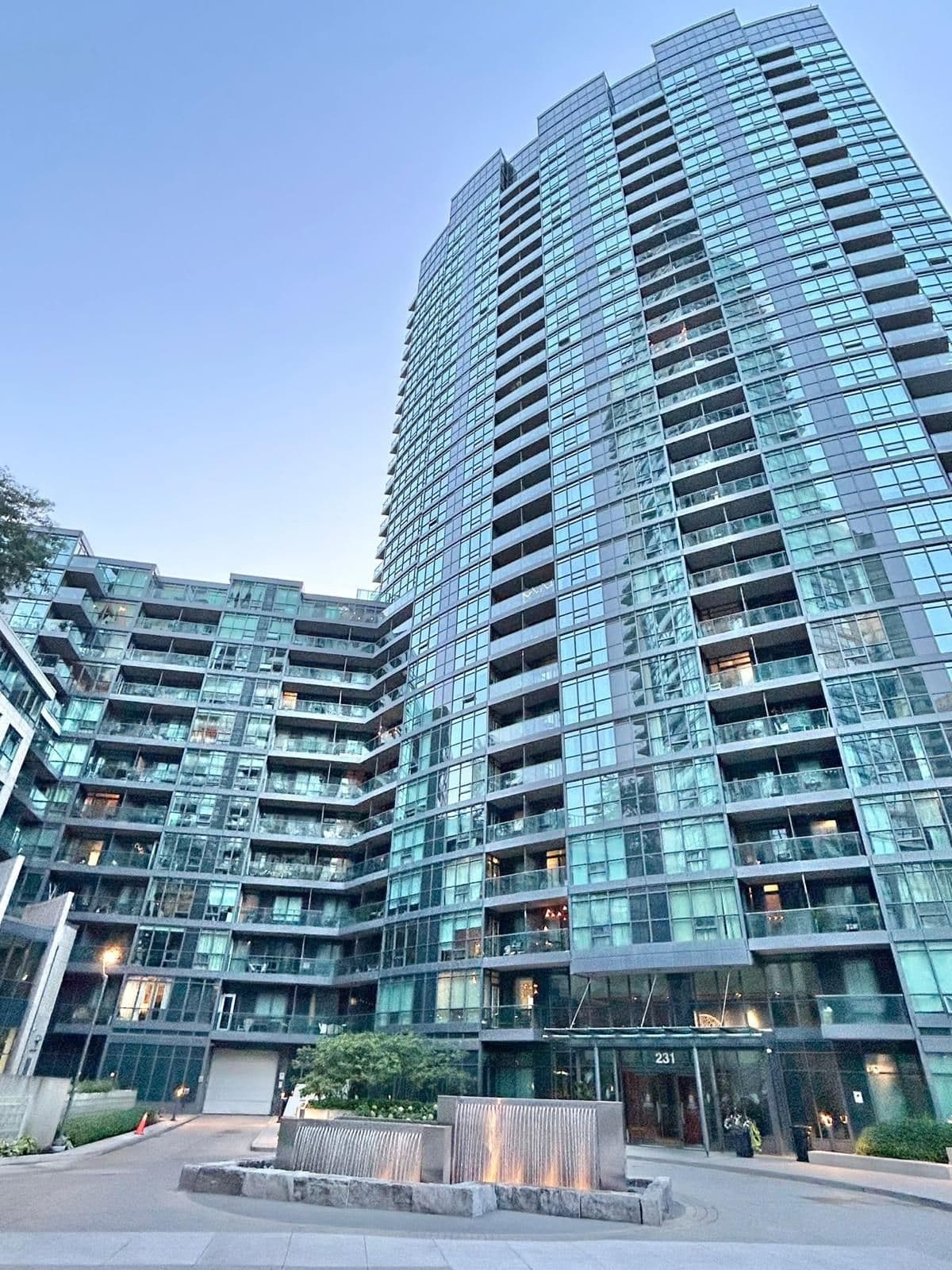 231 Fort York Boulevard 537, Toronto C01, ON M5V 1B2