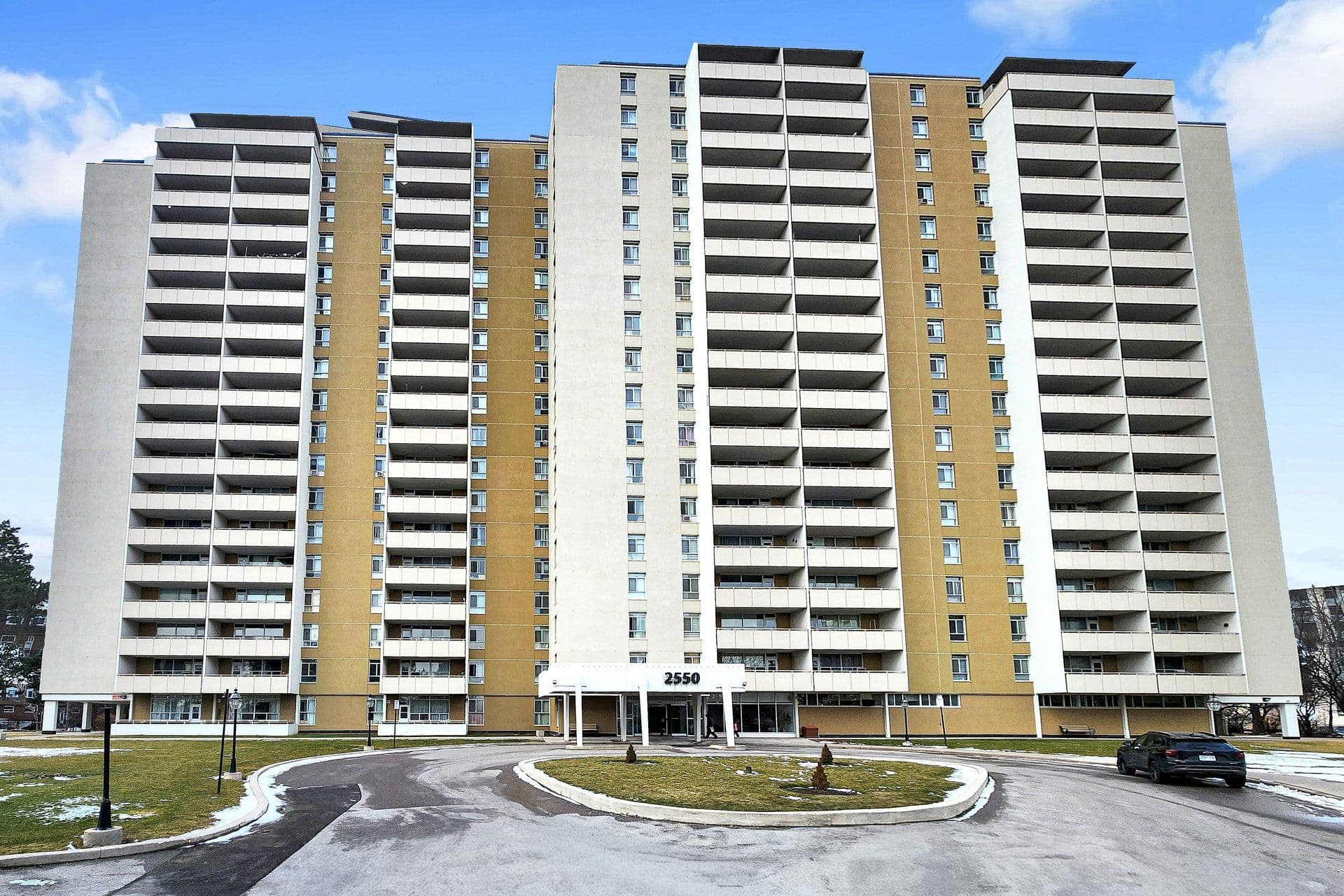 2550 Pharmacy Avenue 703, Toronto E05, ON M1W 1H9