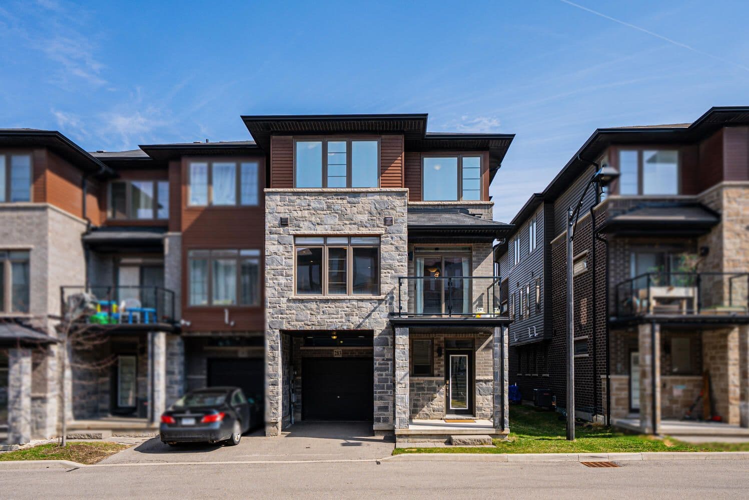 30 Times Square Boulevard 283, Hamilton, ON L8J 0L9