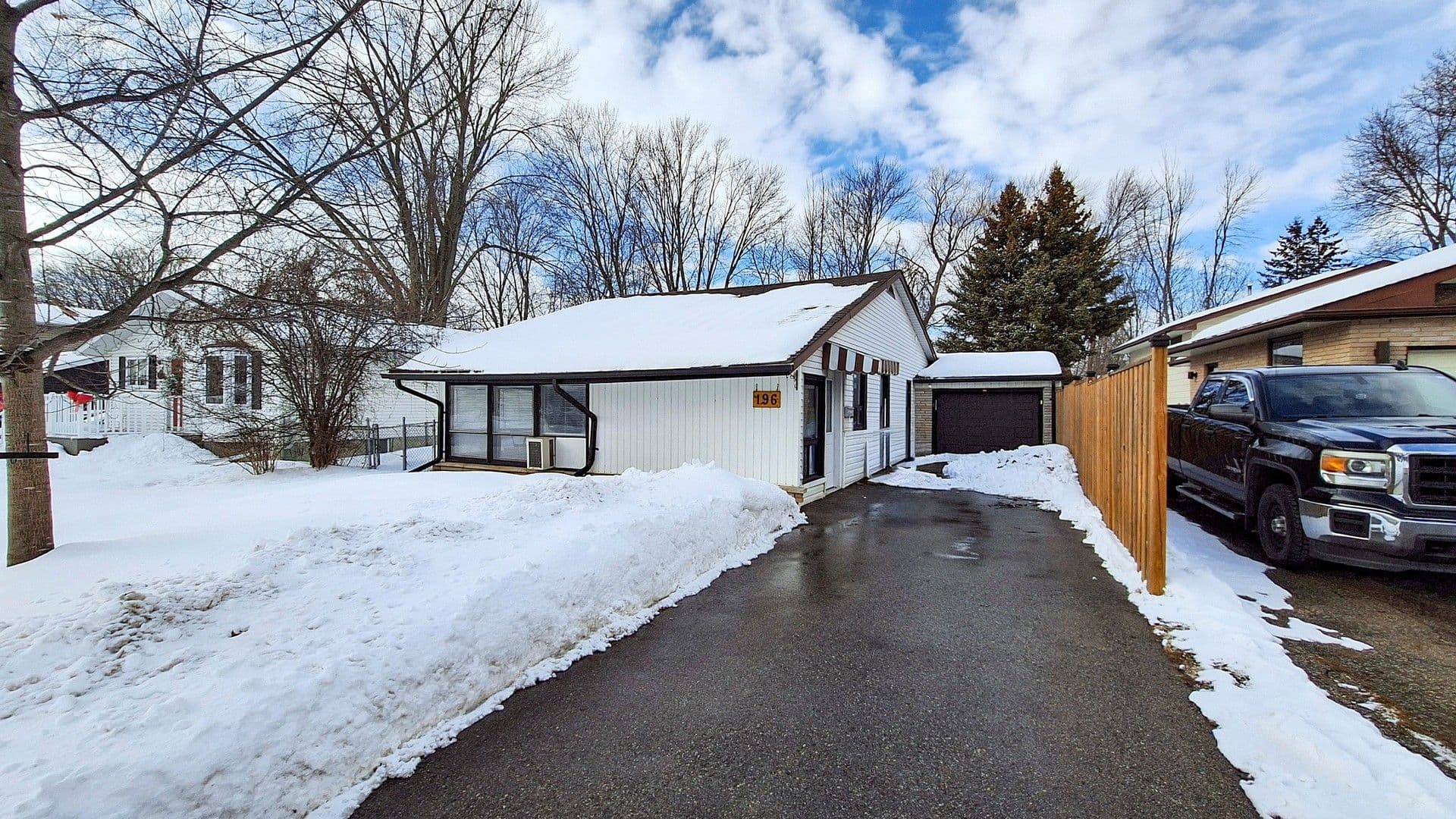 196 Ways Bay Drive, Georgina, ON L4P 2M7