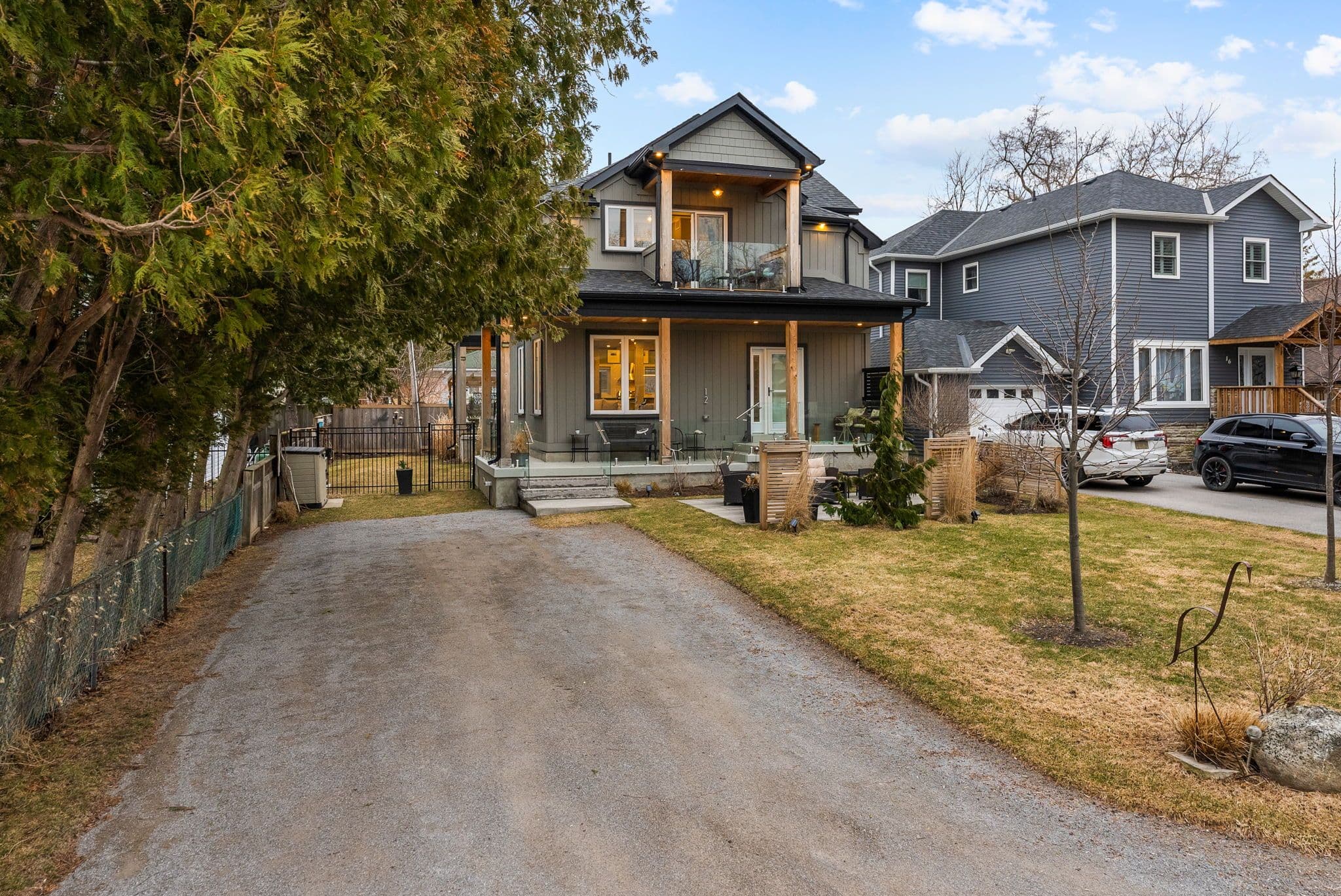 12 Frankfort Grove, Georgina, ON L0E 1L0