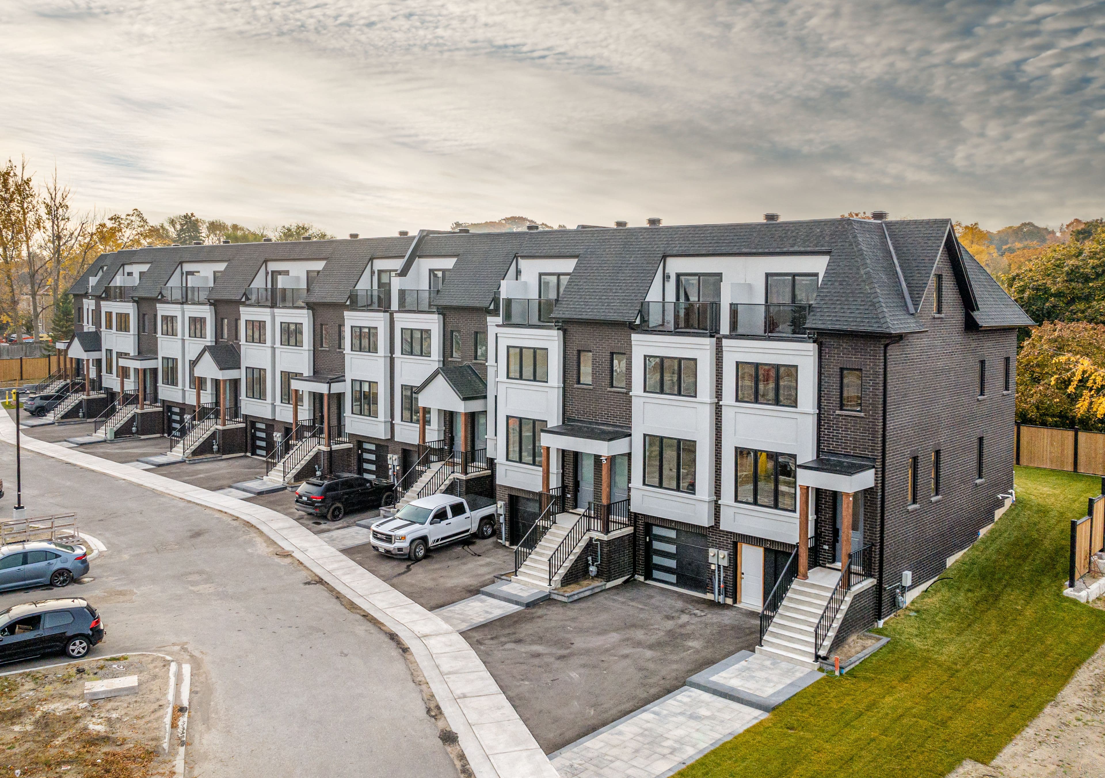 12 Alderwood Lane, Barrie, ON L4N 3J2