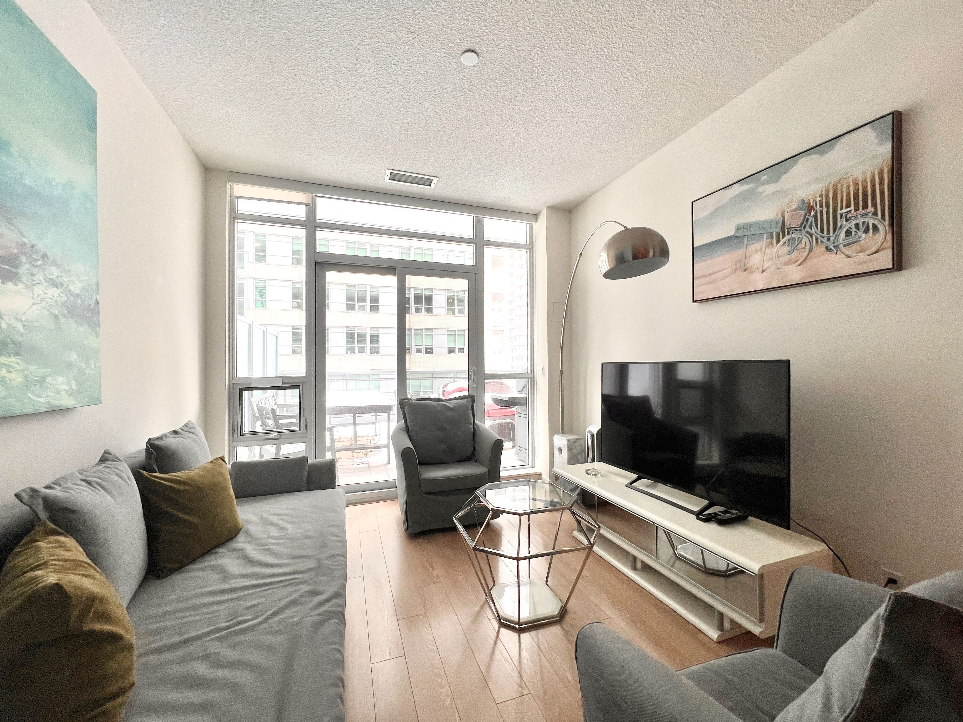 89 Dunfield Avenue 408, Toronto C10, ON M4S 0A4