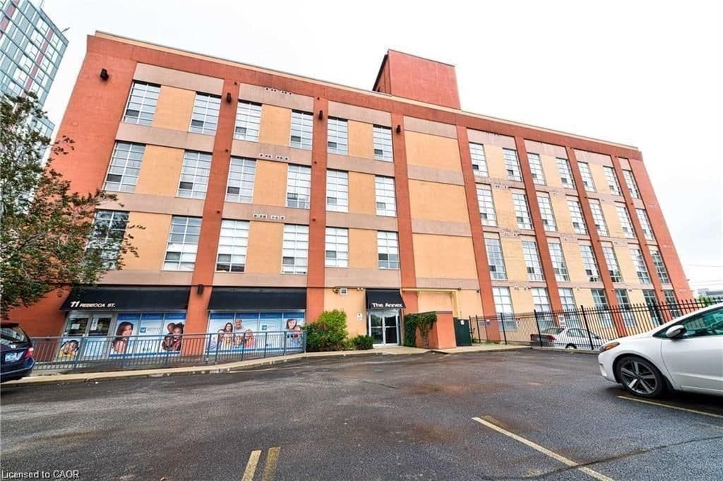11 Rebecca Street E 202, Hamilton, ON L8R 3H7