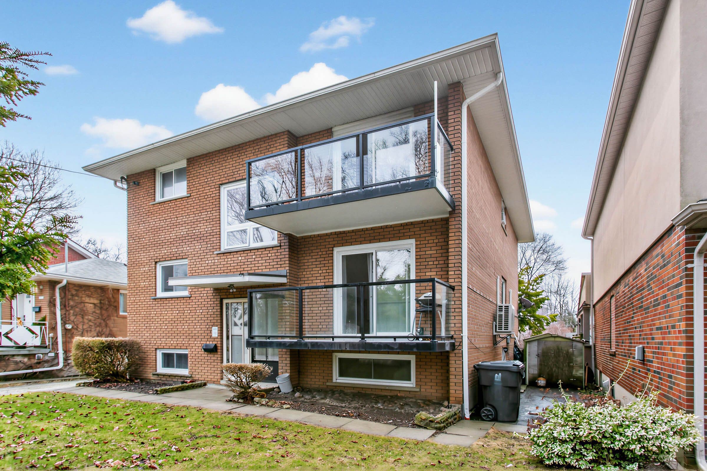 5 Hilo Road 1, Toronto W06, ON M8W 1L8