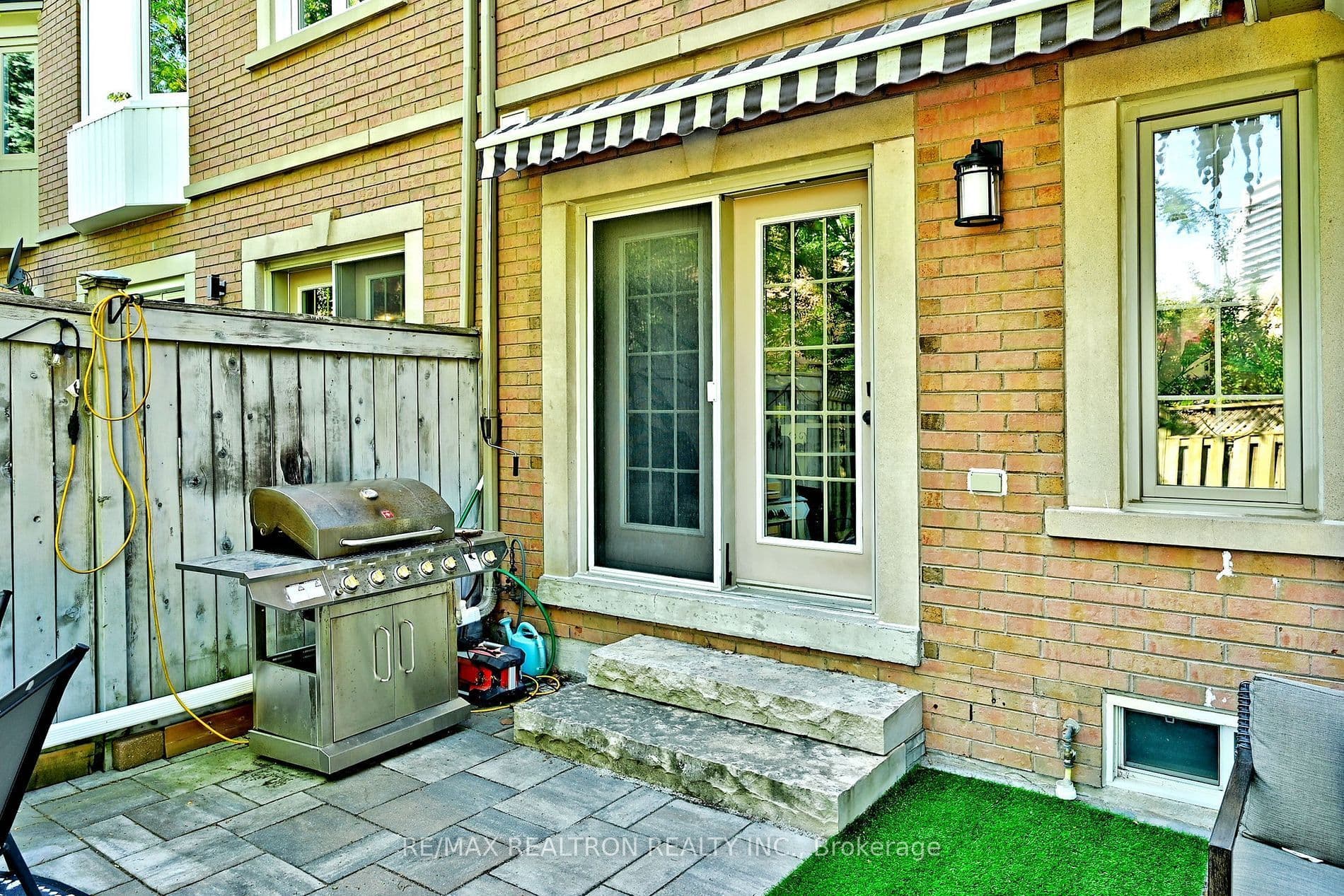 100 Kingsbridge Circle, Vaughan, ON L4J 8N7