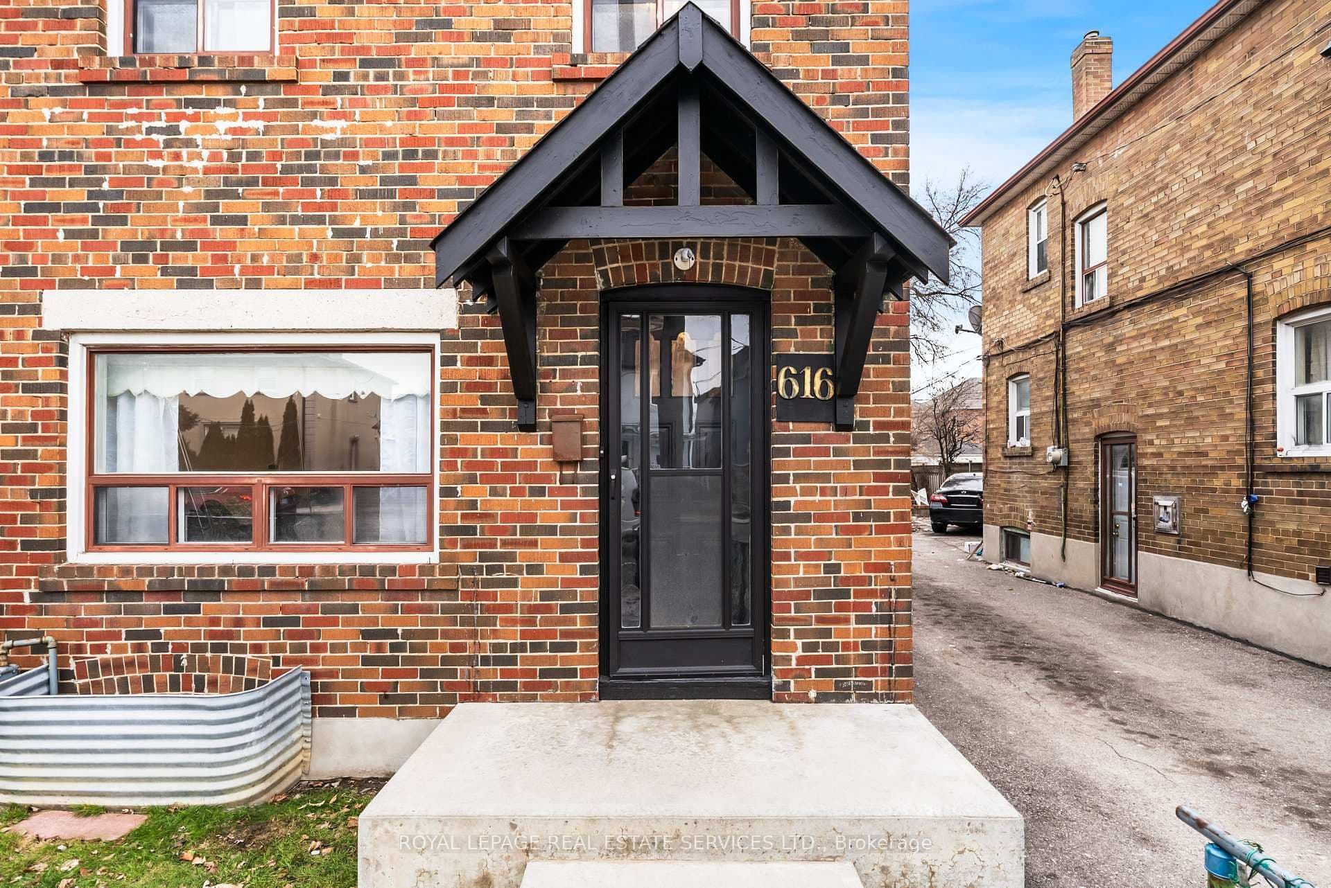 616 Old Weston Road, Toronto W03, ON M6N 3B3