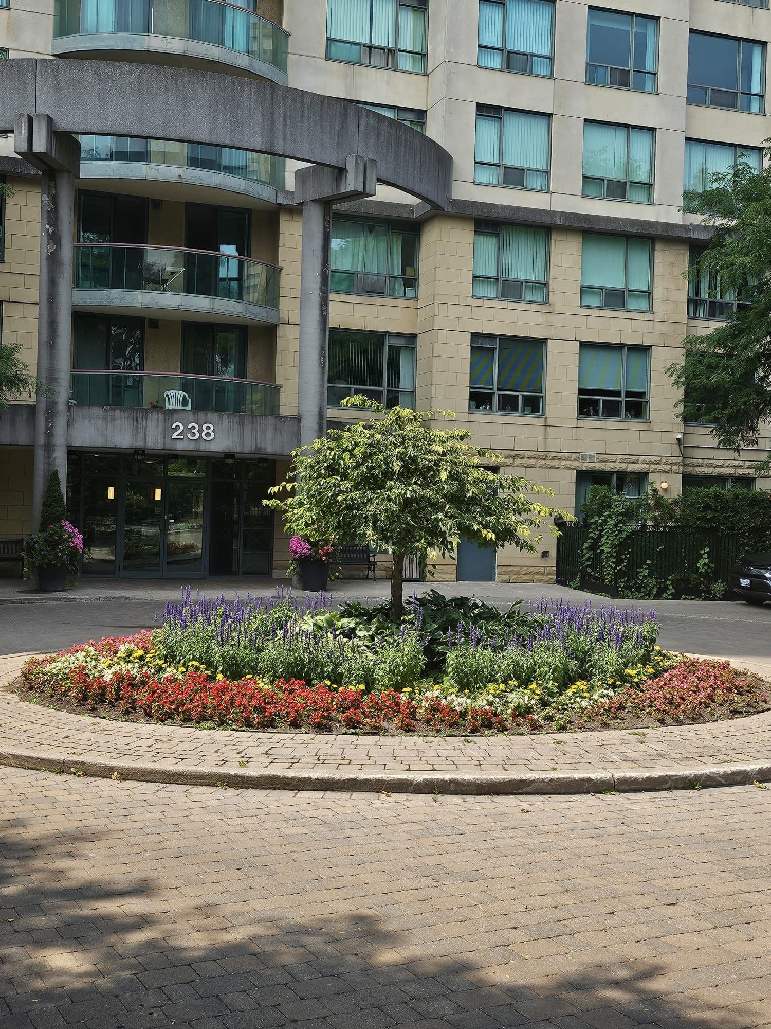 238 Doris Avenue 806, Toronto C14, ON M2N 6W1