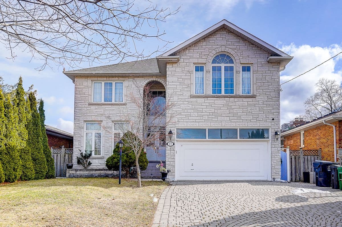 17 Averill Crescent, Toronto C14, ON M2M 2A8