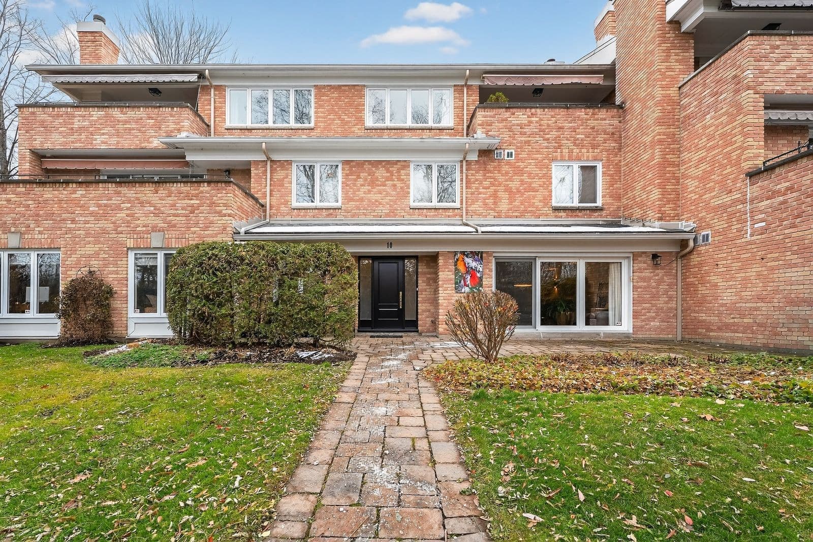 55 Whitemarl Drive Unit 10, Rockcliffe Park, ON K1L 8J9