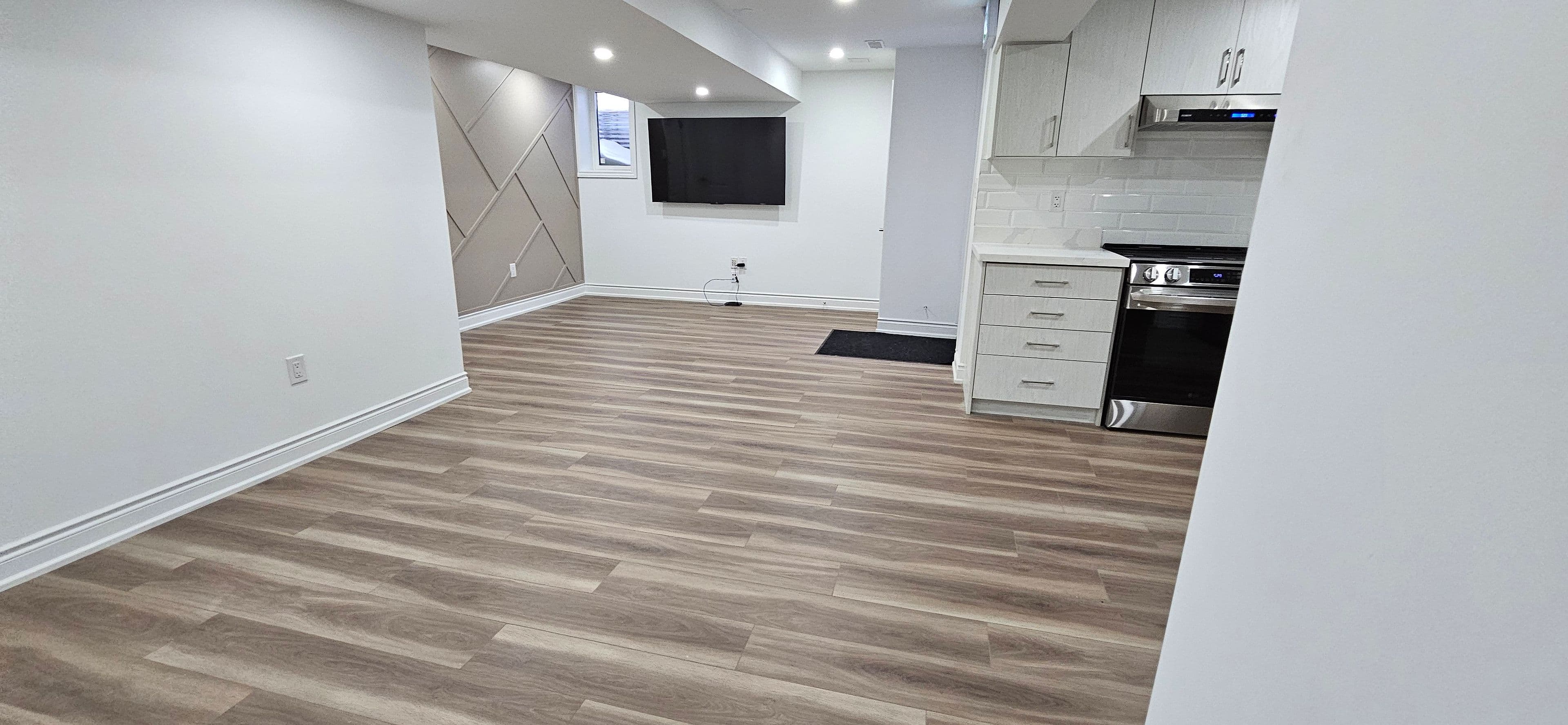 1183 Ravenscroft Bsmt Road, Ajax, ON L1T 1X3