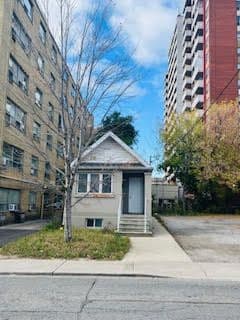 692 Northcliffe Boulevard, Toronto C03, ON M6E 3M4