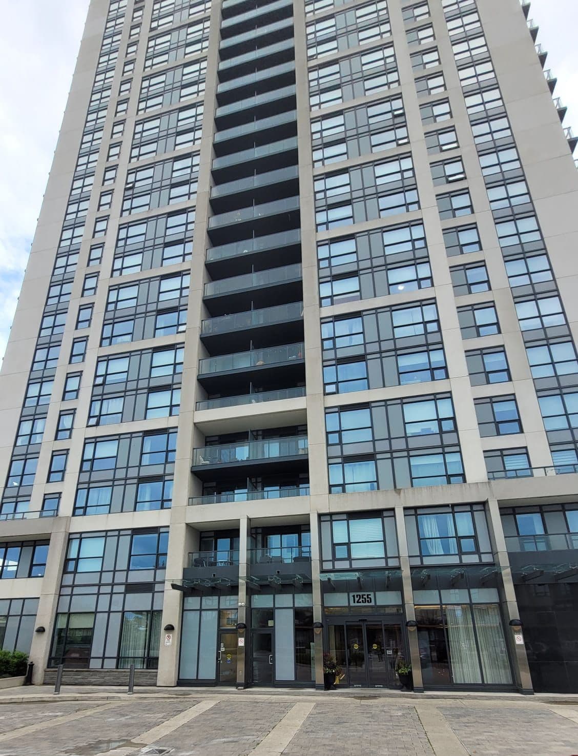 1255 Bayly Street 2207, Pickering, ON L1W 0B6