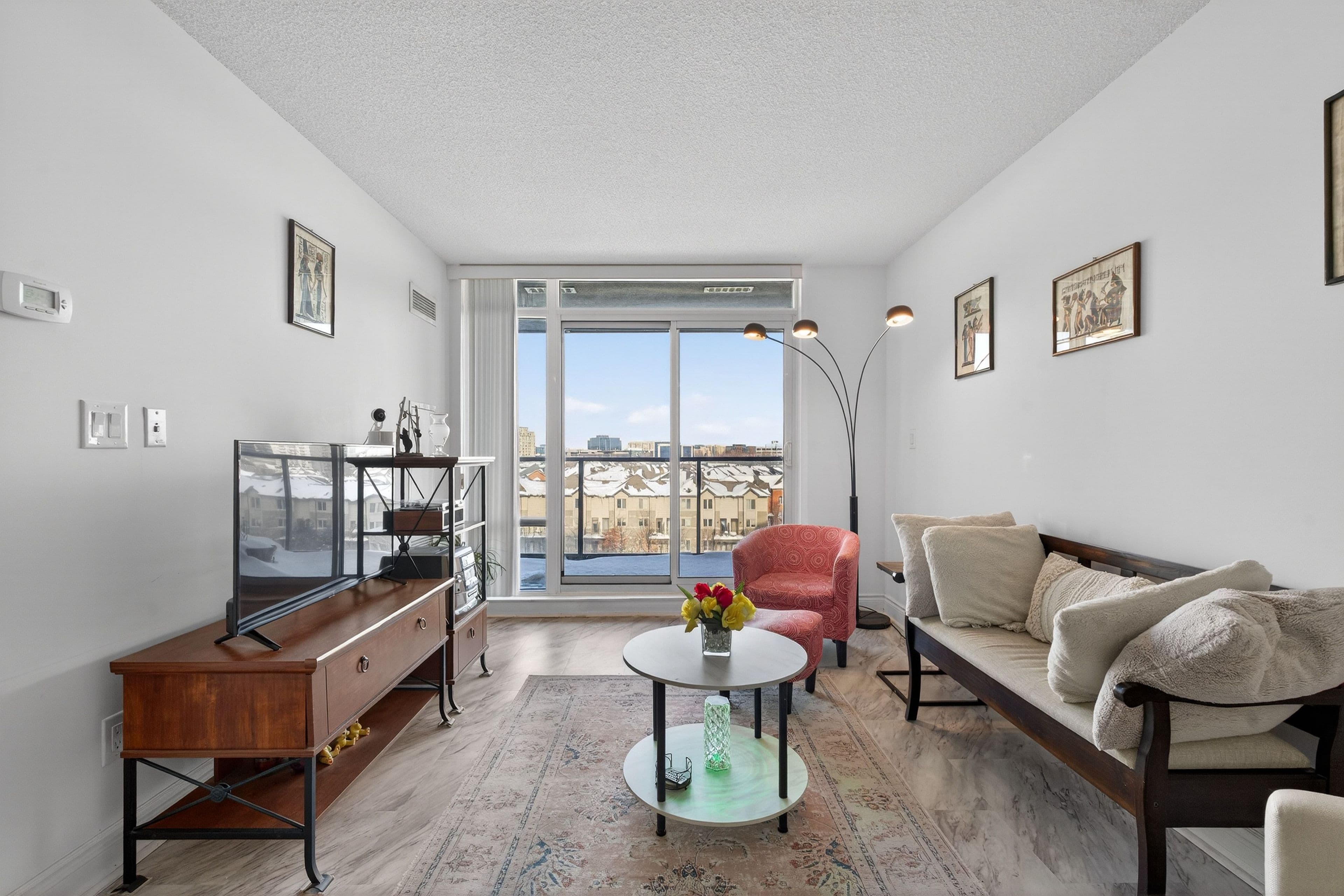 253 South Park Road 709, Markham, ON L3T 0B4