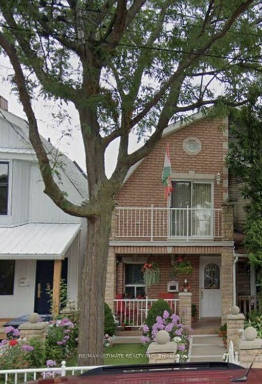 389 Westmoreland Avenue 2nd Floor, Toronto W02, ON M6H 3A6