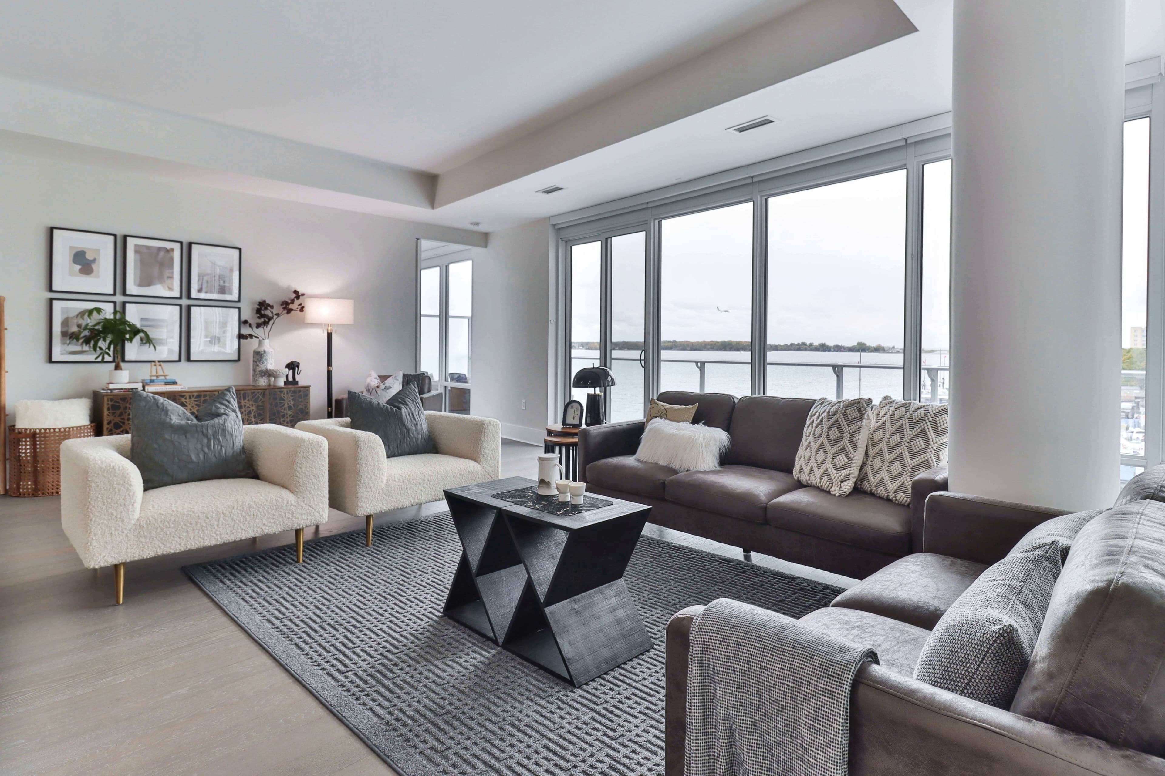 29 Queens Quay E 505, Toronto C08, ON M5E 0A4