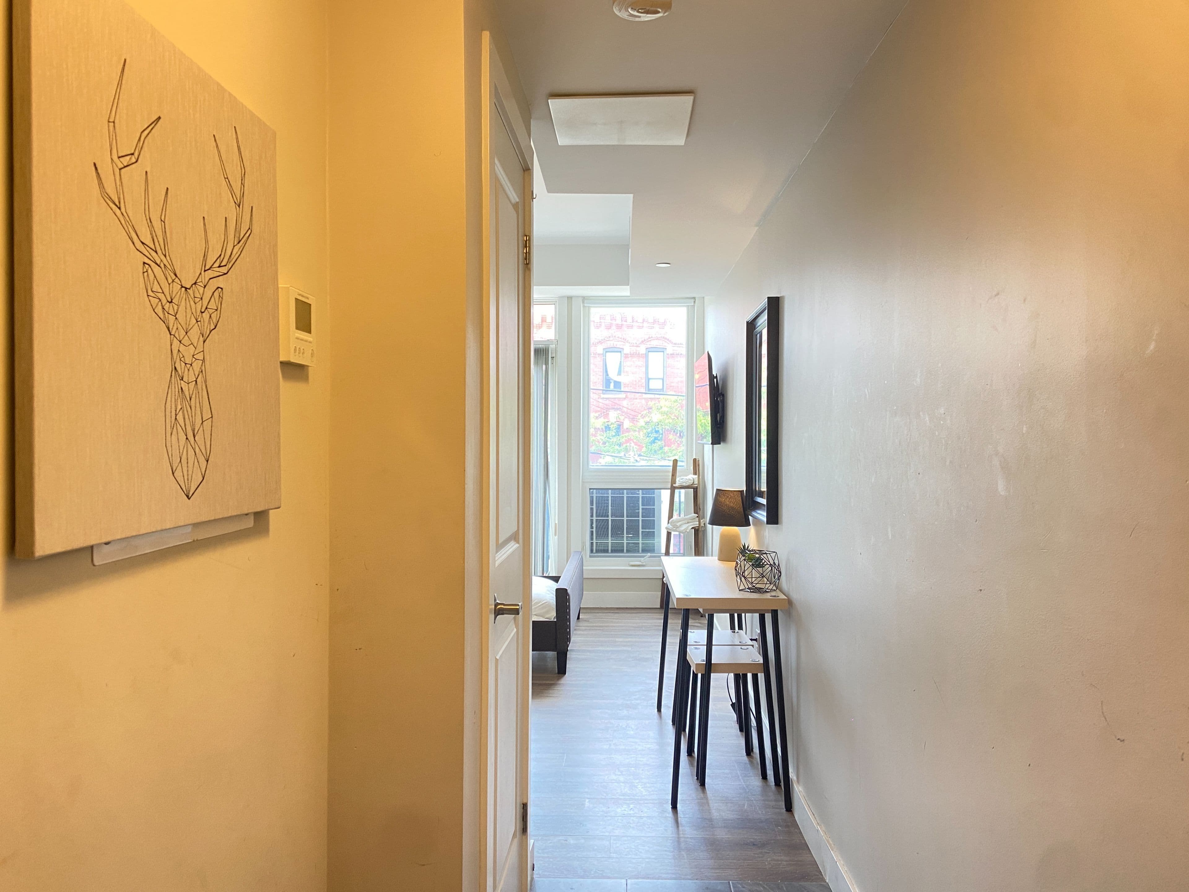 335 College Street 202, Toronto C01, ON M5T 1S2