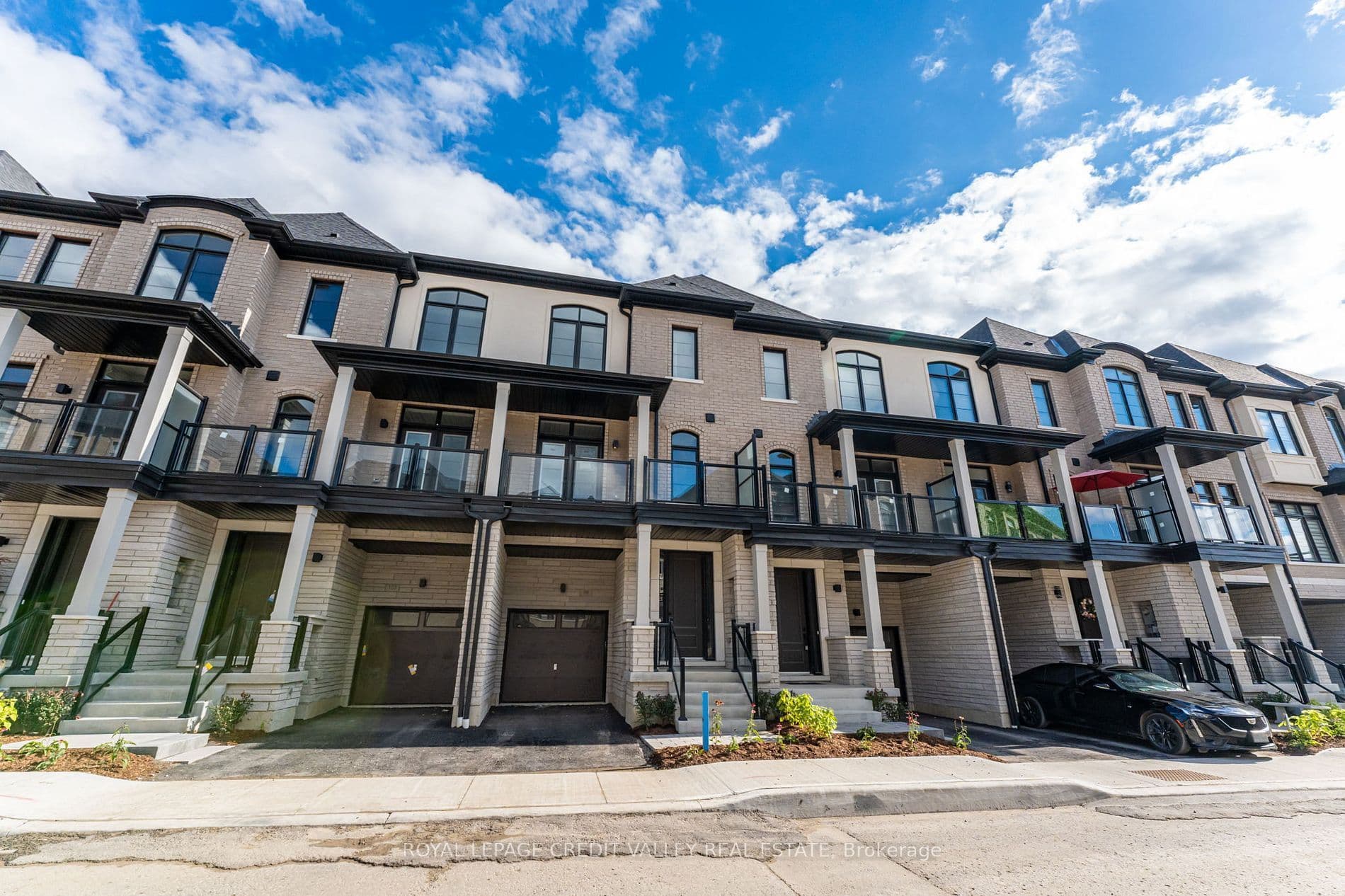 99 Archambault Way, Vaughan, ON L4L 1A6