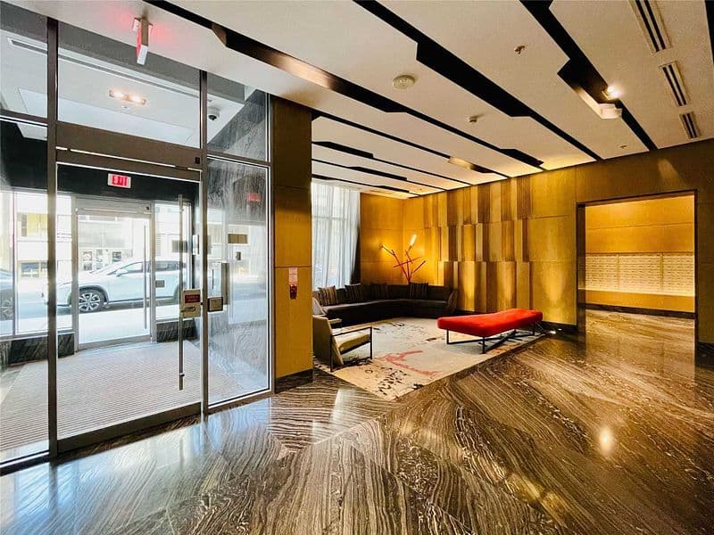 199 Richmond Street W 406, Toronto C01, ON M5V 0H4