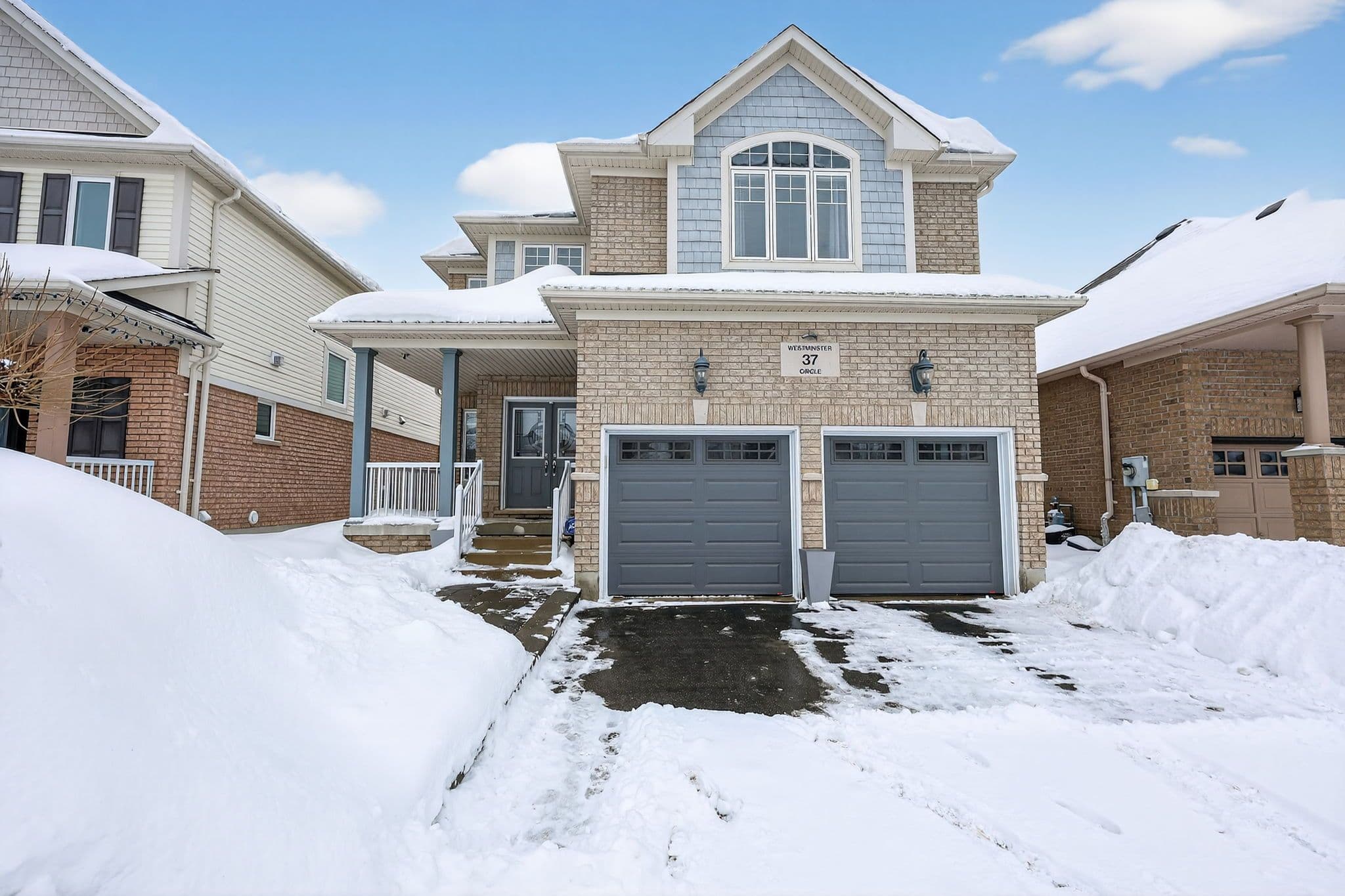 37 Westminster Circle, Barrie, ON L4M 0A4