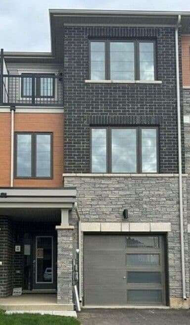 4 Baskett Drive, Brantford, ON N3T 5L5