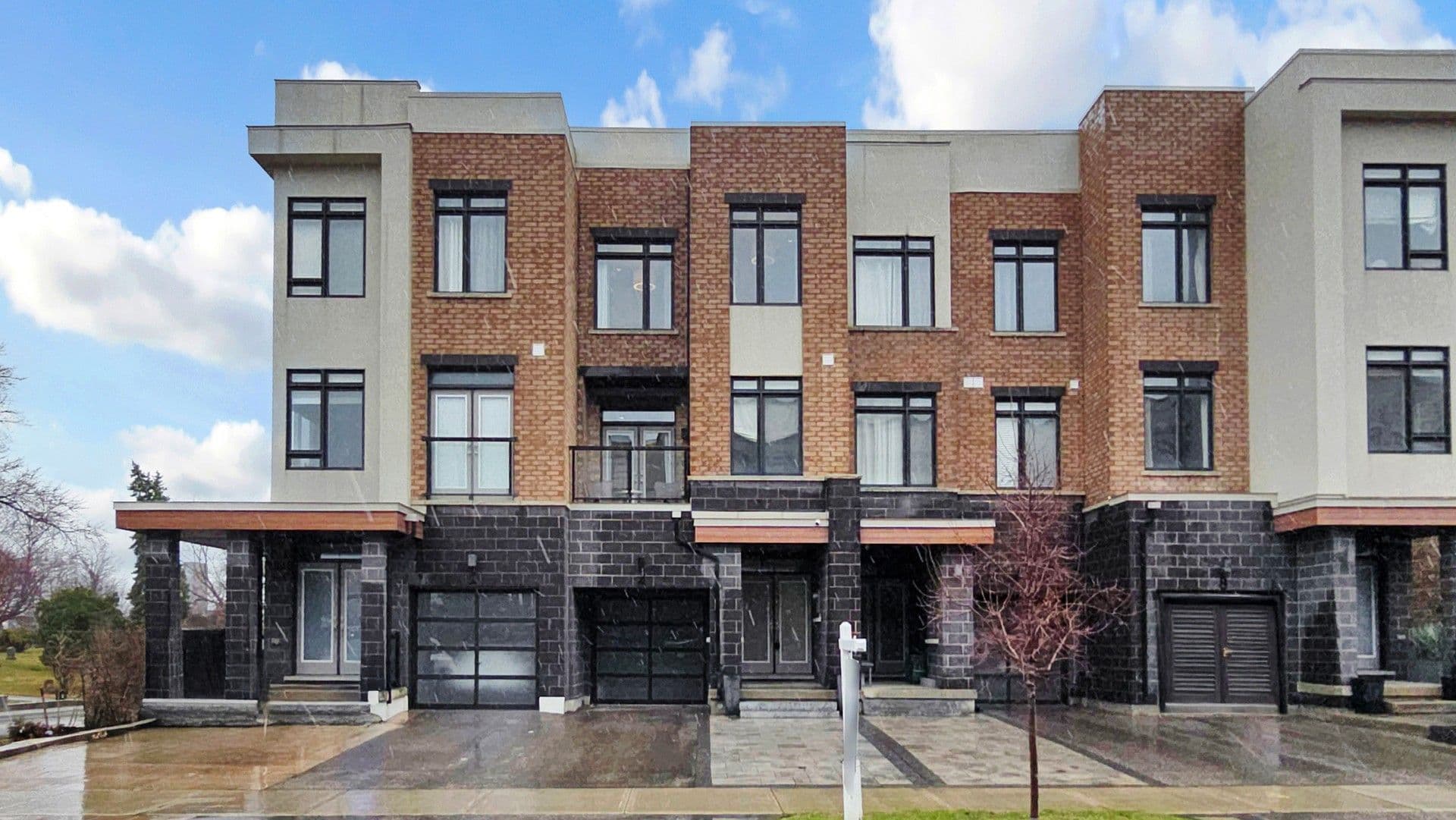 4 Glenngarry Crescent, Vaughan, ON L6A 4Z4