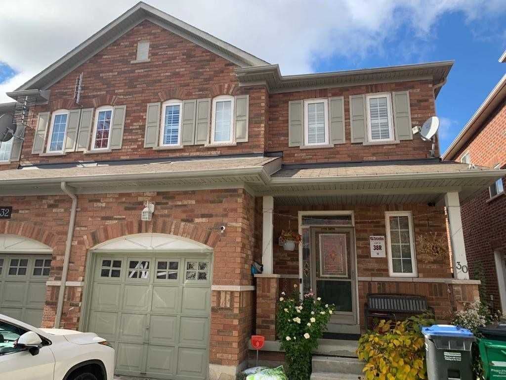 30 Ashdale Road, Brampton, ON L6Y 5M7