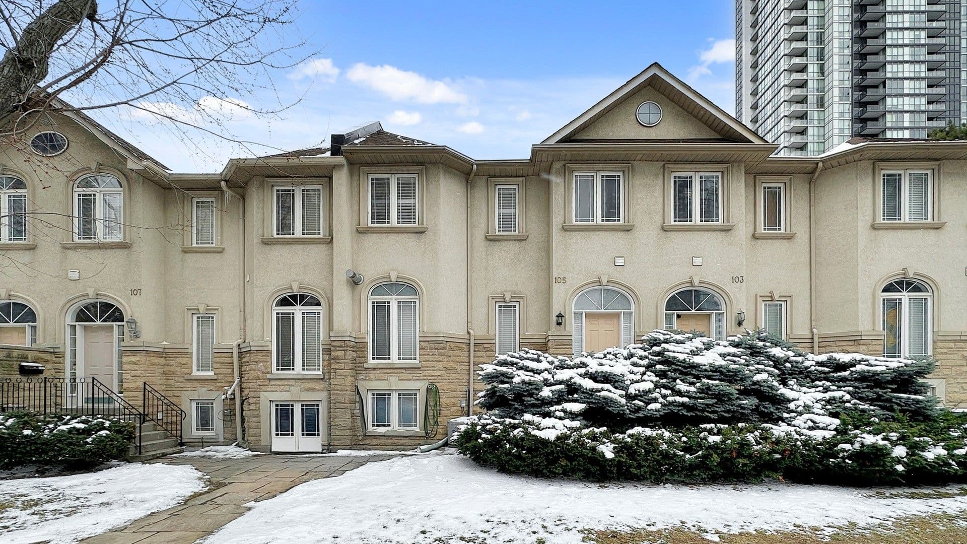 105 Doris Avenue, Toronto C14, ON M2N 4T2