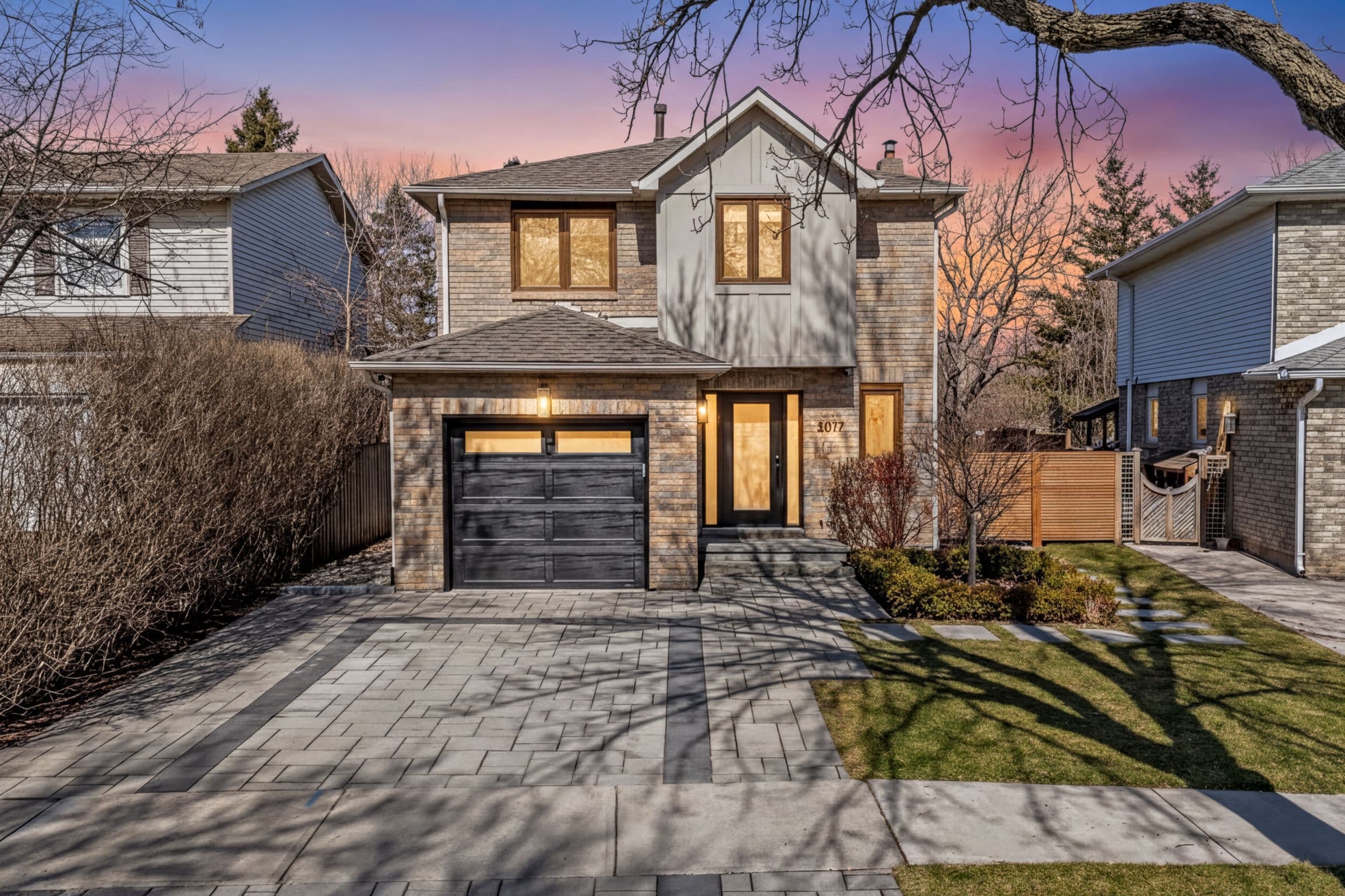 3017 Silverthorn Drive, Oakville, ON L6L 5N4