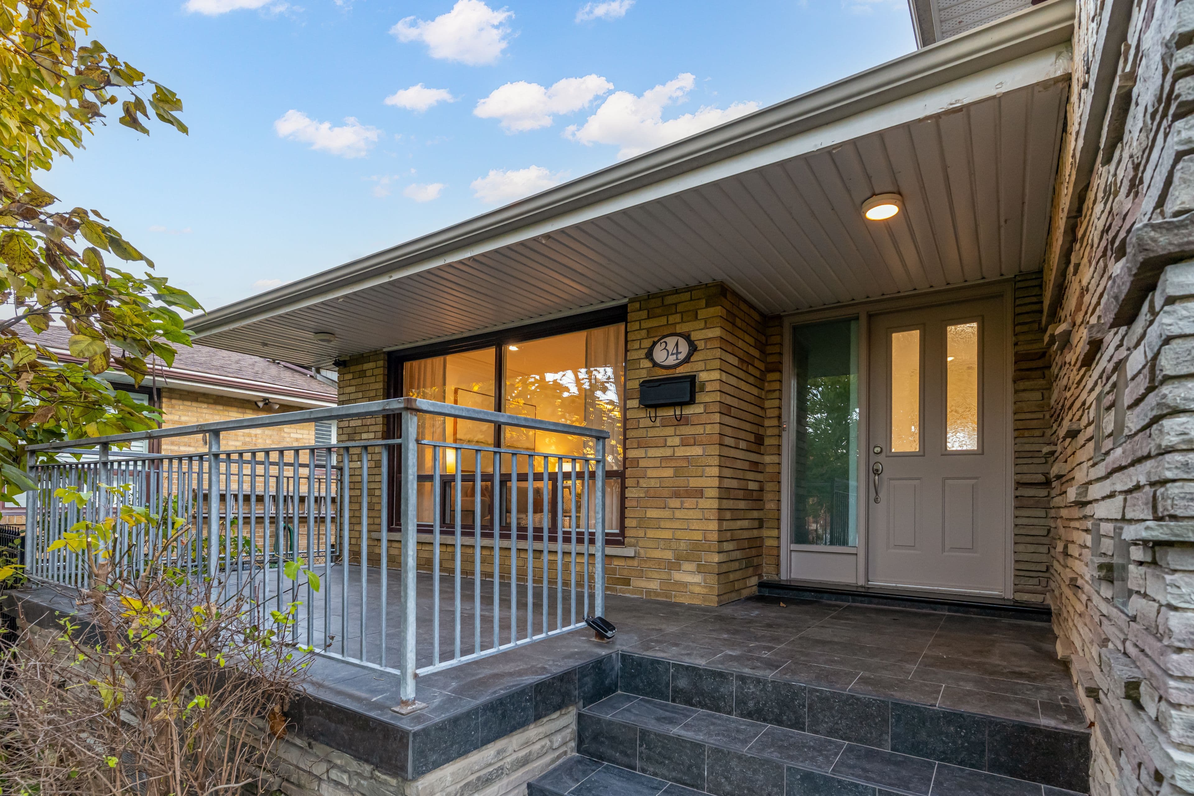 34 Euphrasia Drive, Toronto W04, ON M6B 3V9
