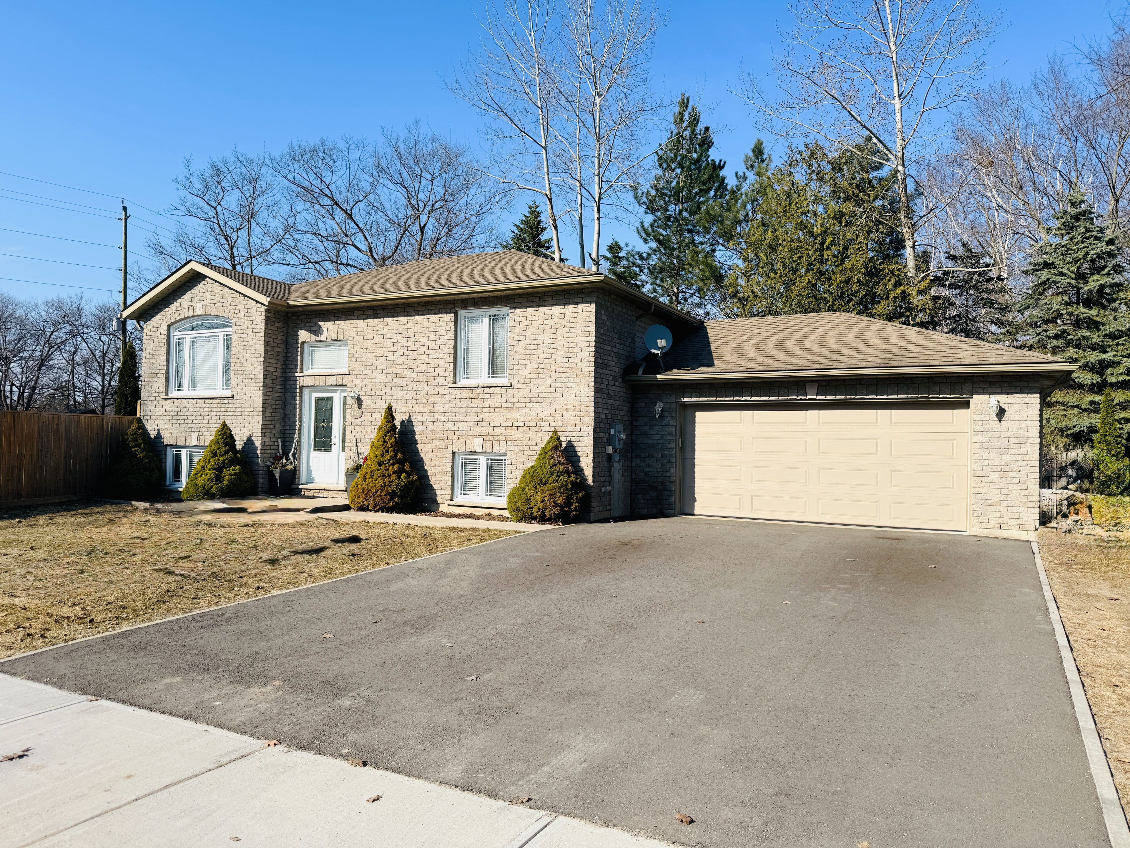 1423 River Road W, Wasaga Beach, ON L9Z 2W5