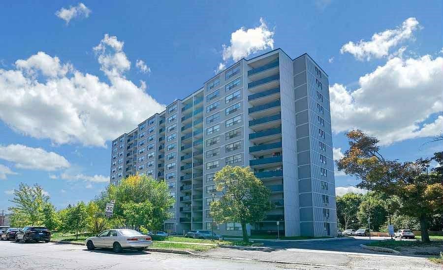 10 Tobermory Drive 405, Toronto W05, ON M3N 2Y5