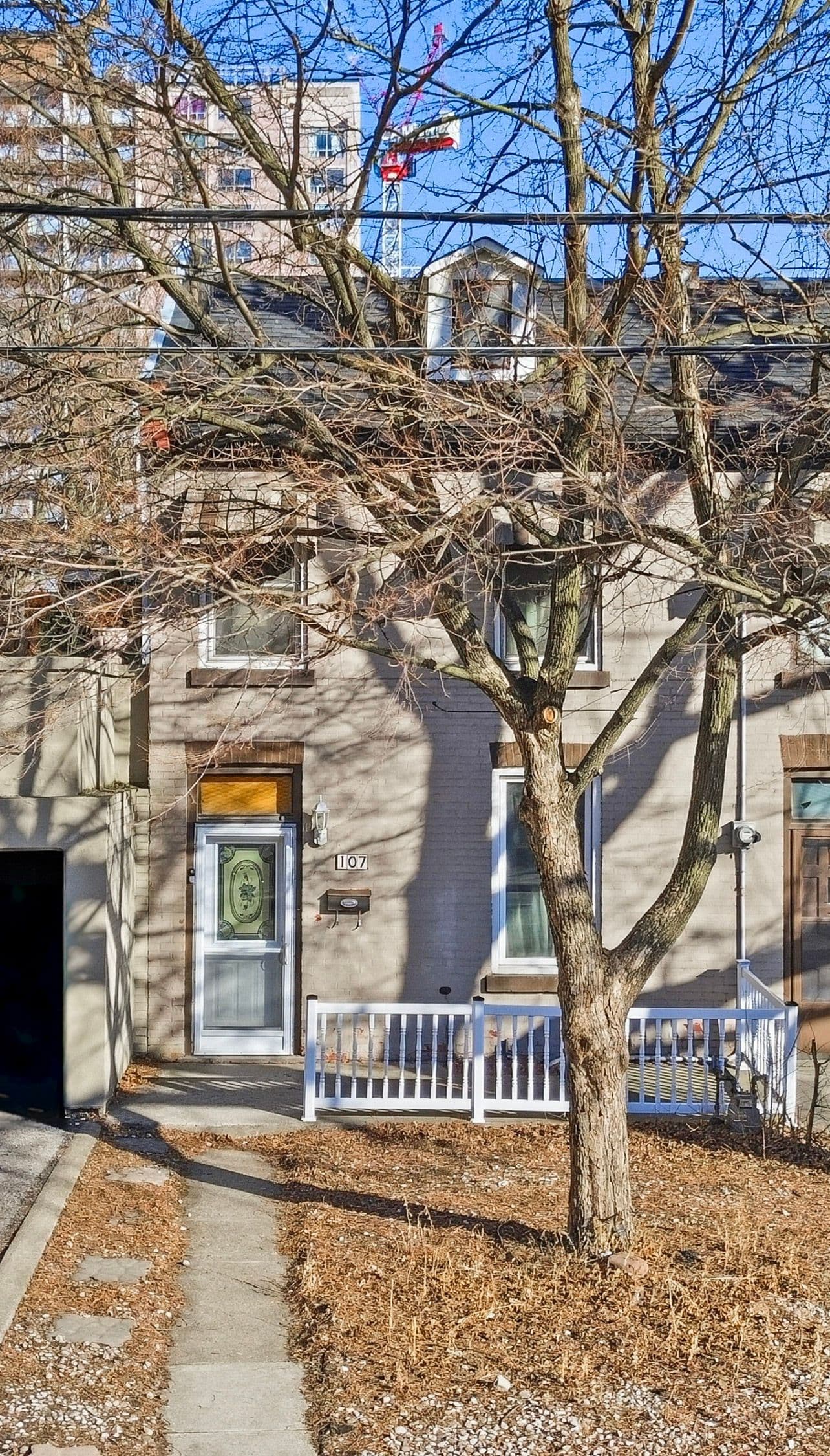 107 Queen Street S, Hamilton, ON L8P 3R9