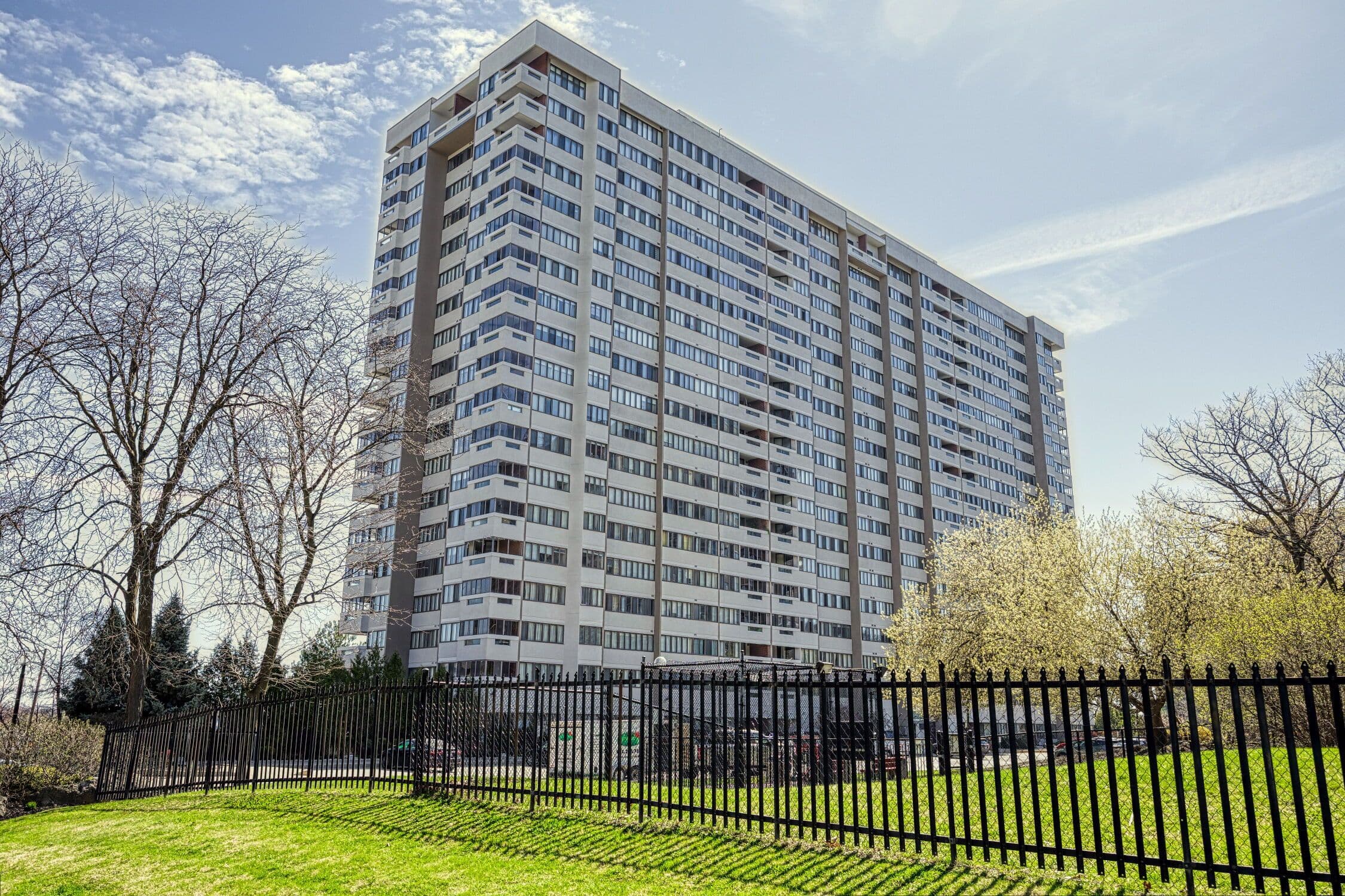 1580 Mississauga Valley Boulevard 205, Mississauga, ON L5A 3T8