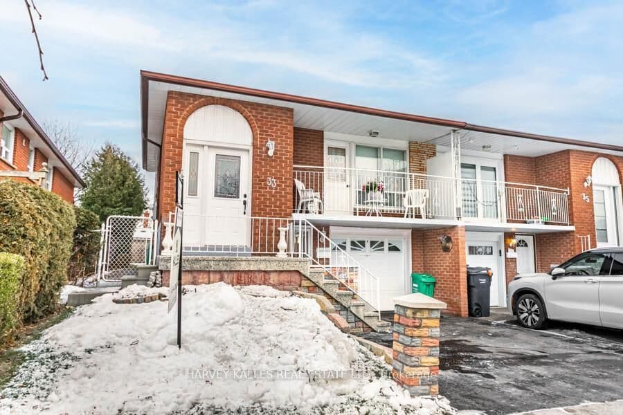 33 Tolton Drive S, Brampton, ON L6V 2P9