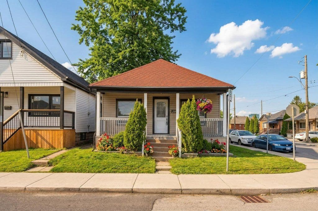 299 Britannia Avenue, Hamilton, ON L8H 1Y2