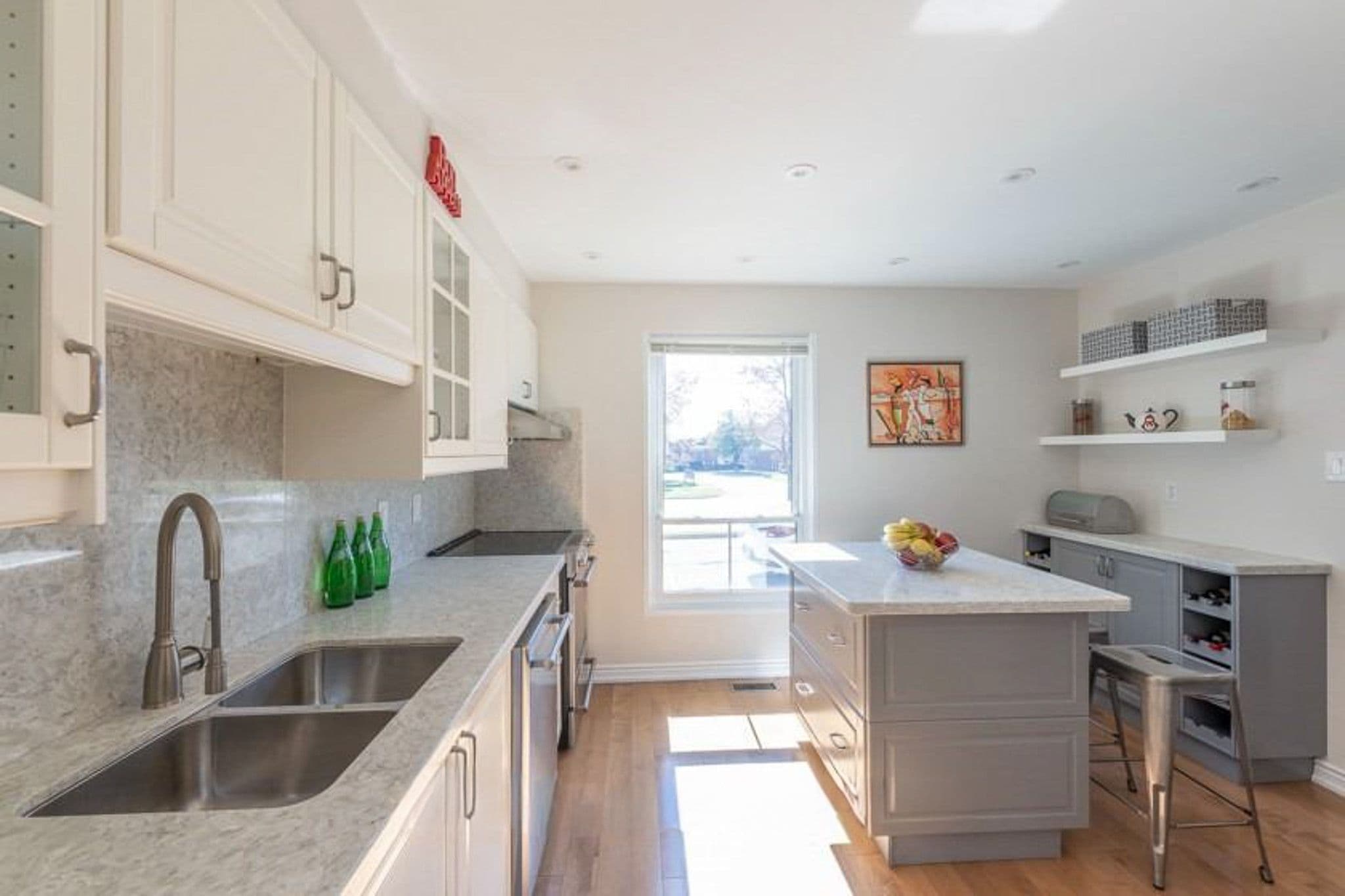 713 Burnhamthorpe Road 49, Toronto W08, ON M9C 2Z6