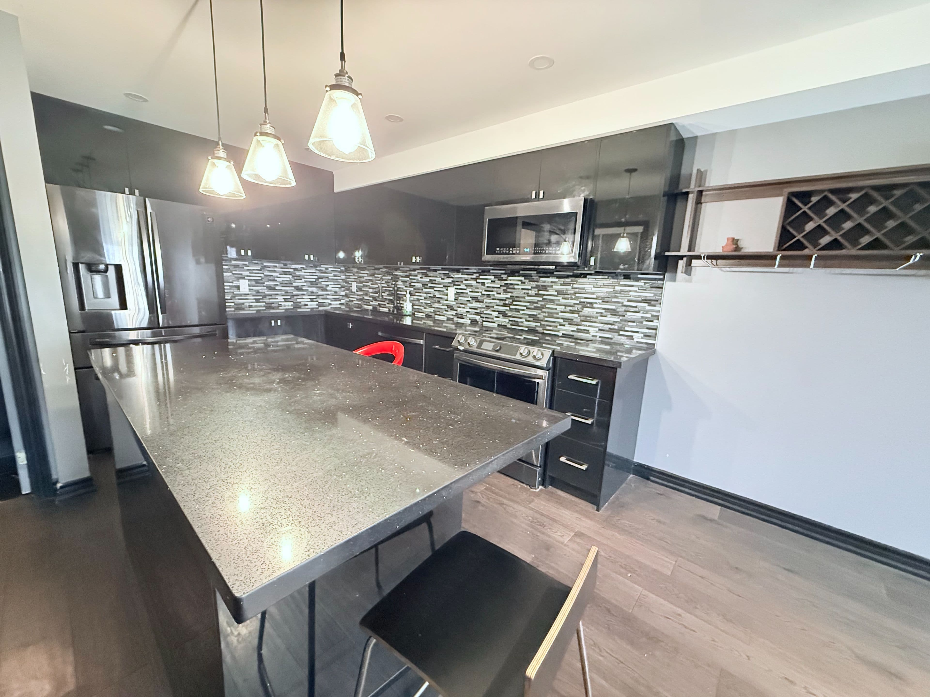 2135 Dufferin Street a 3bedroom unit, Toronto C03, ON M6E 3R3