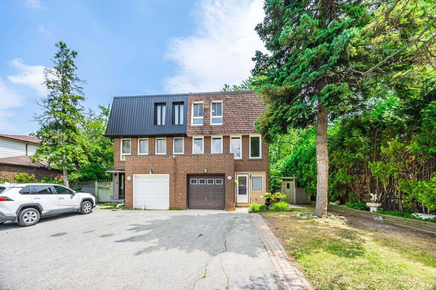 171 Sexton Crescent, Toronto C15, ON M2H 2L7