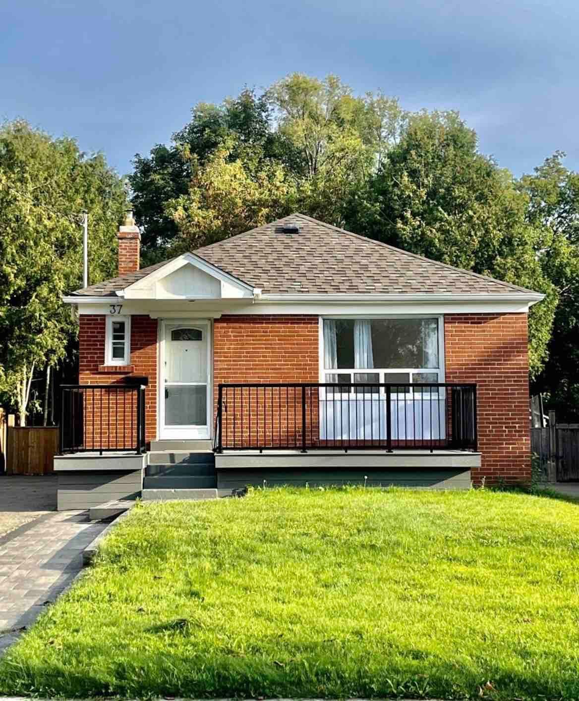 37 Bayard Avenue Main Floor, Toronto E04, ON M1R 4A4