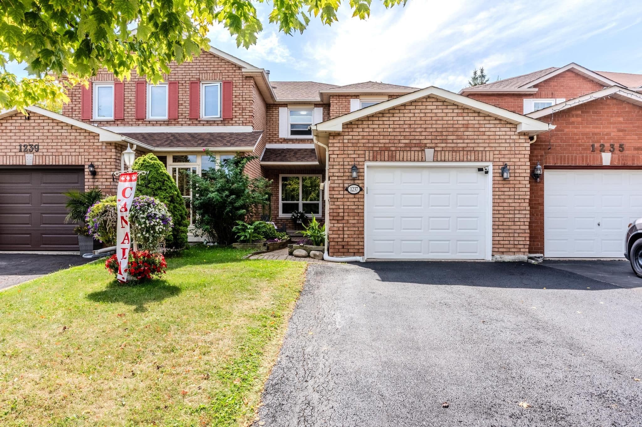 1237 Blackburn Drive, Oakville, ON L6M 2W5