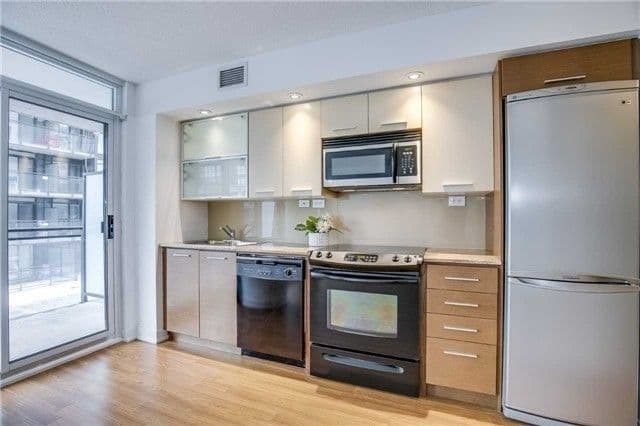 8 Telegram Mews 623, Toronto C01, ON M5V 3Z5