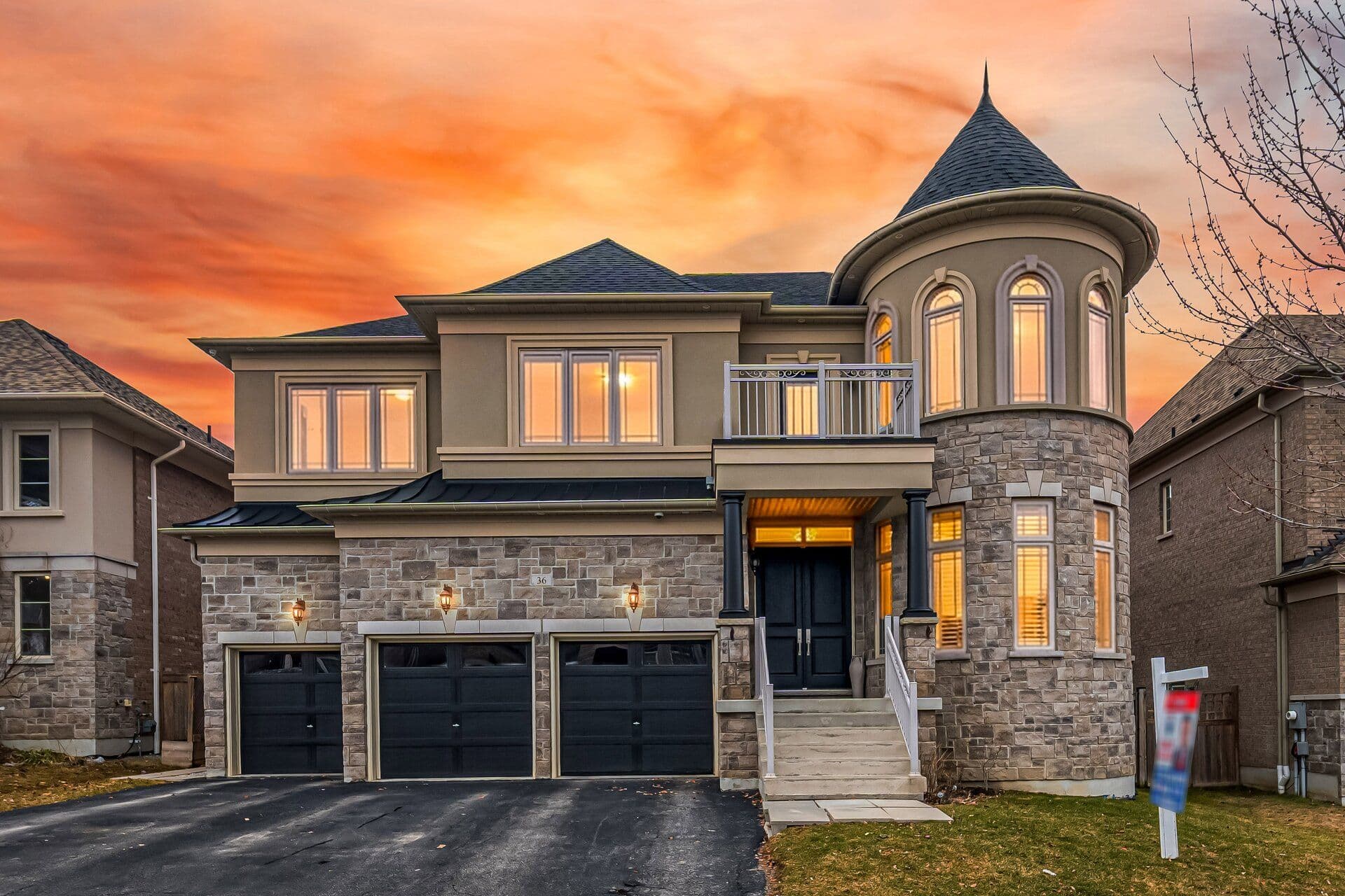 36 West Coast Trail, King, ON L7B 0A4