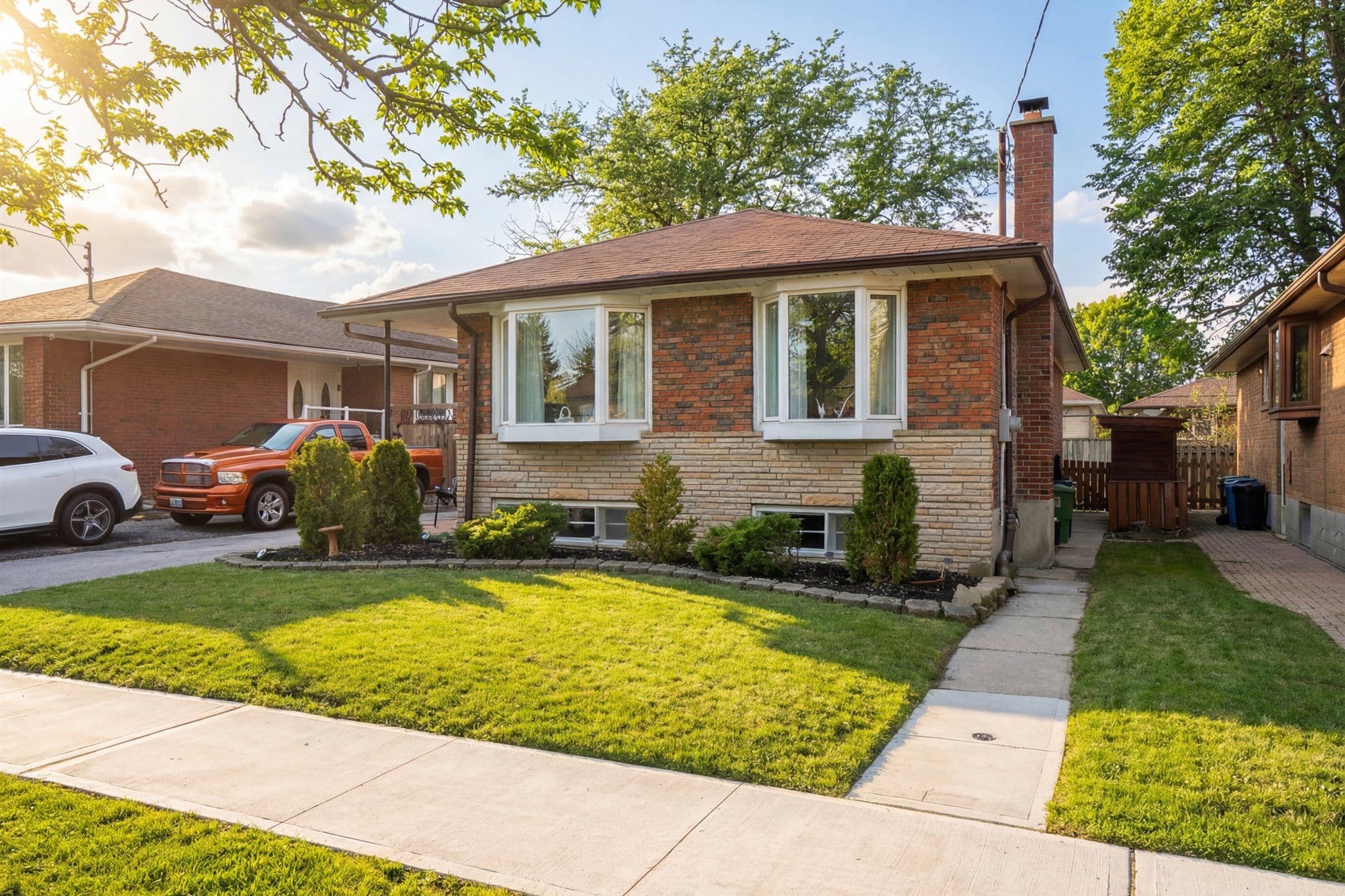 7 Grassington Crescent, Toronto E09, ON M1G 1X4