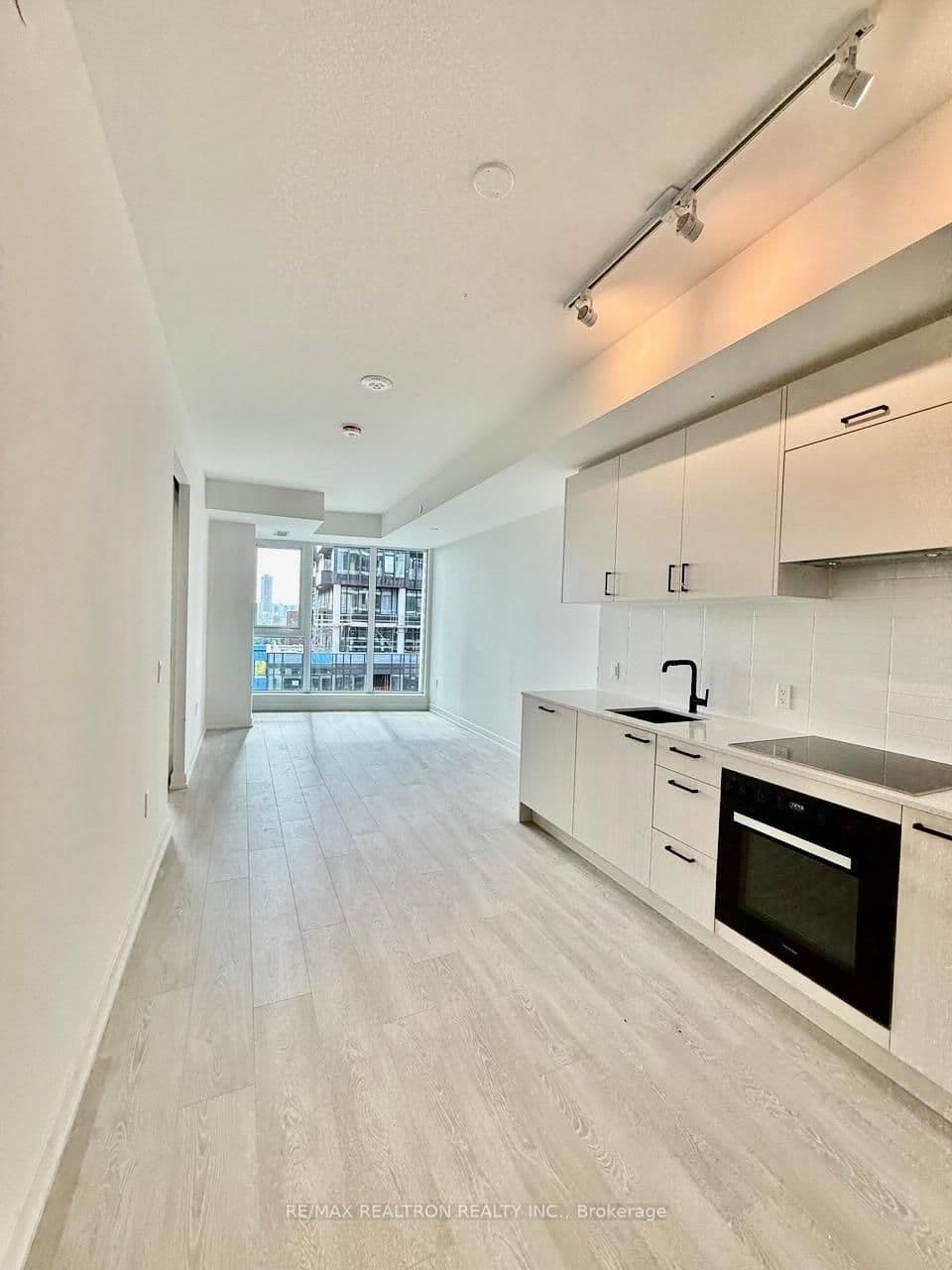 1 Kyle Lowry Road 527, Toronto C13, ON M3C 0S6