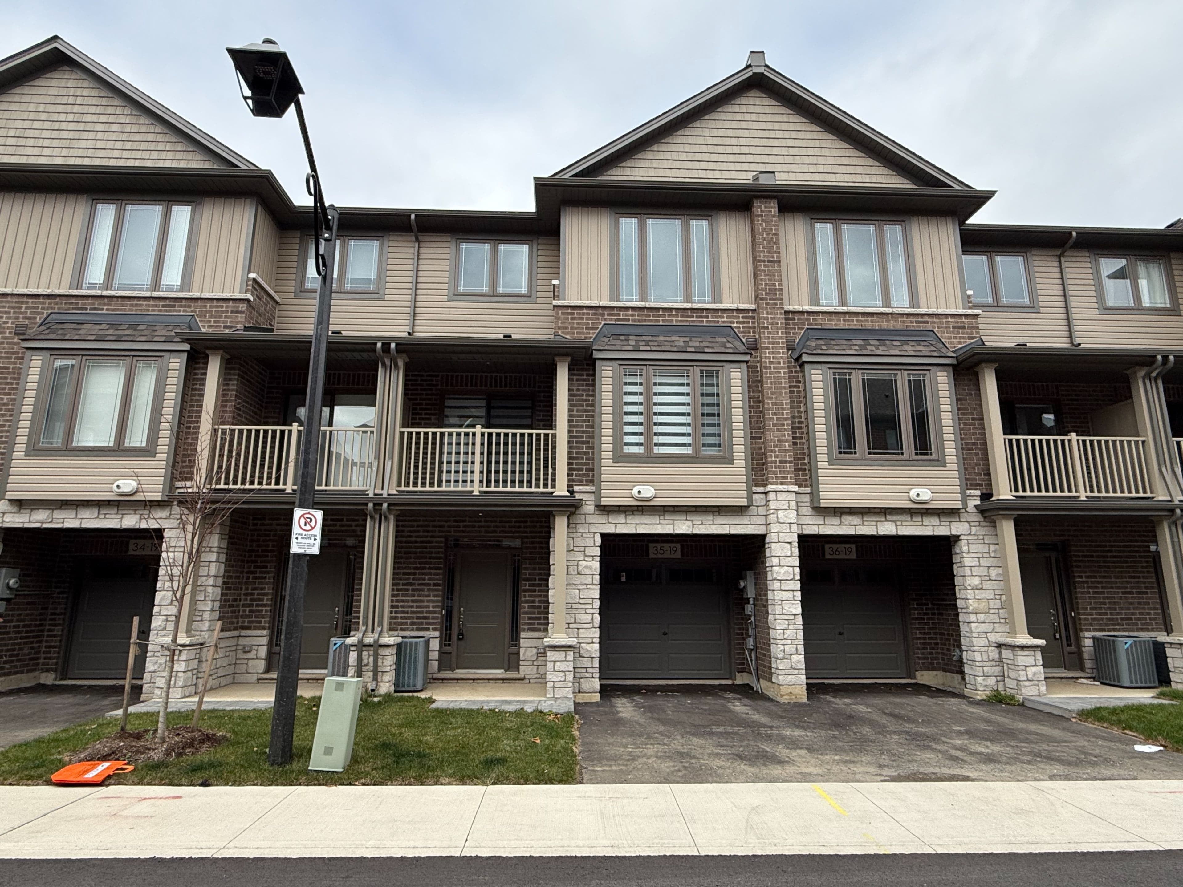 19 Picardy Drive 35, Hamilton, ON L8J 0M7
