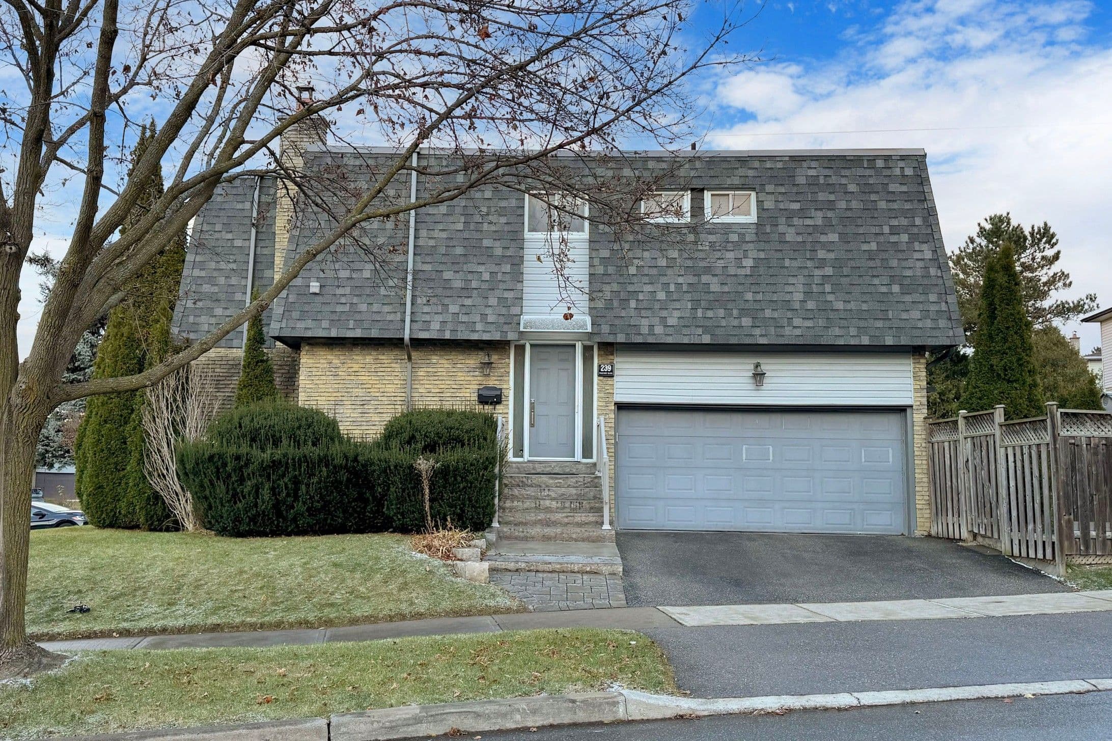 239 Pineway Blvd Boulevard, Toronto C15, ON M2H 1B5