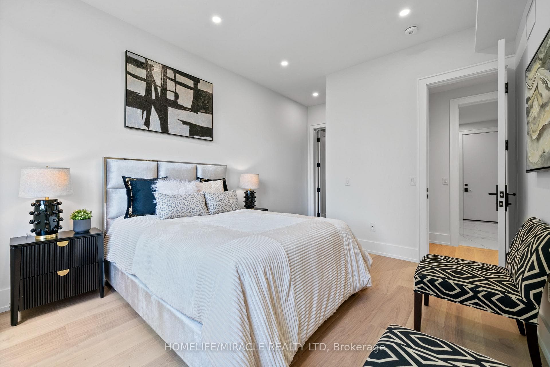 19-25 Priya Lane, Toronto E11, ON M1B 0E8