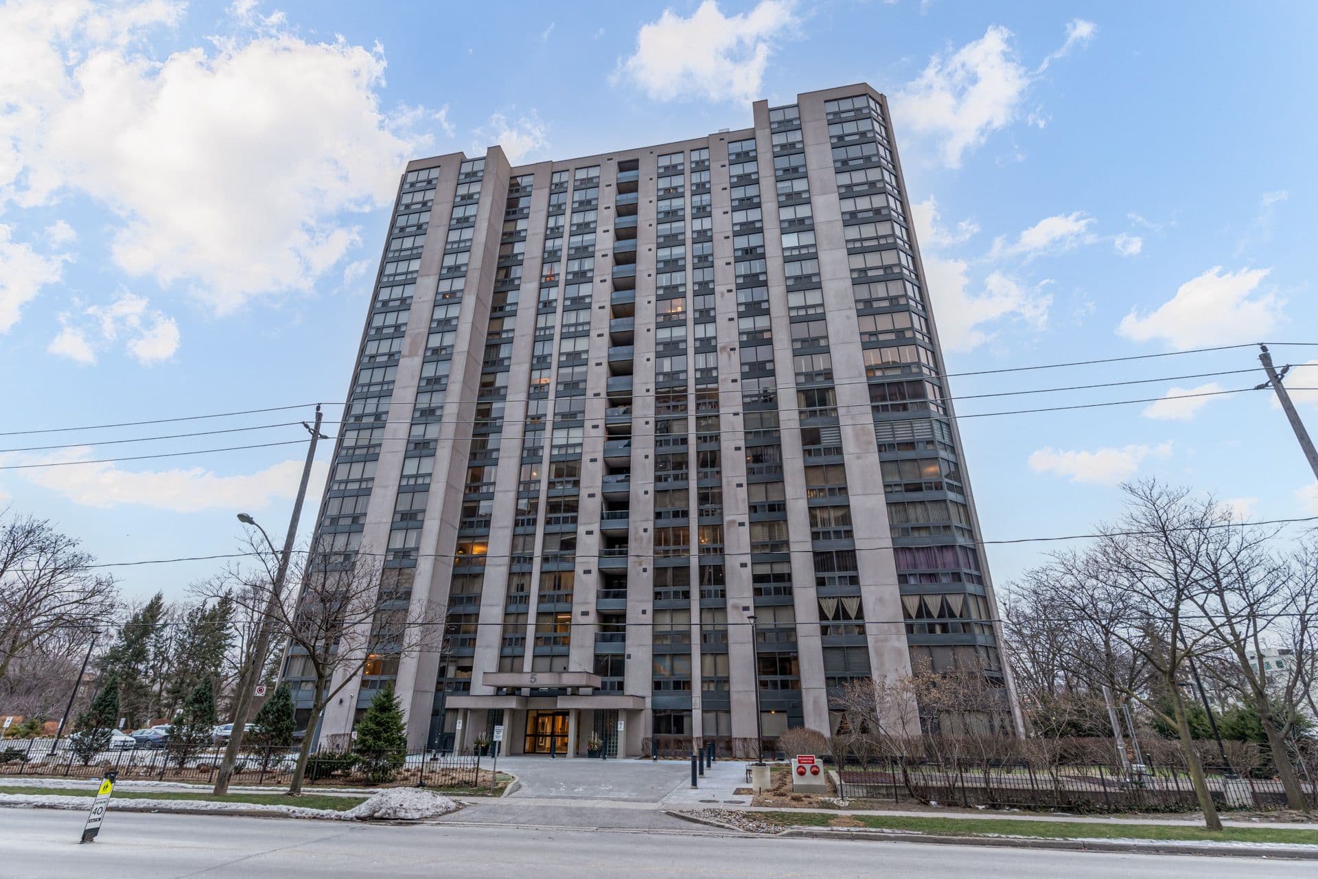 5 Kenneth Avenue 1804, Toronto C14, ON M2N 6M7