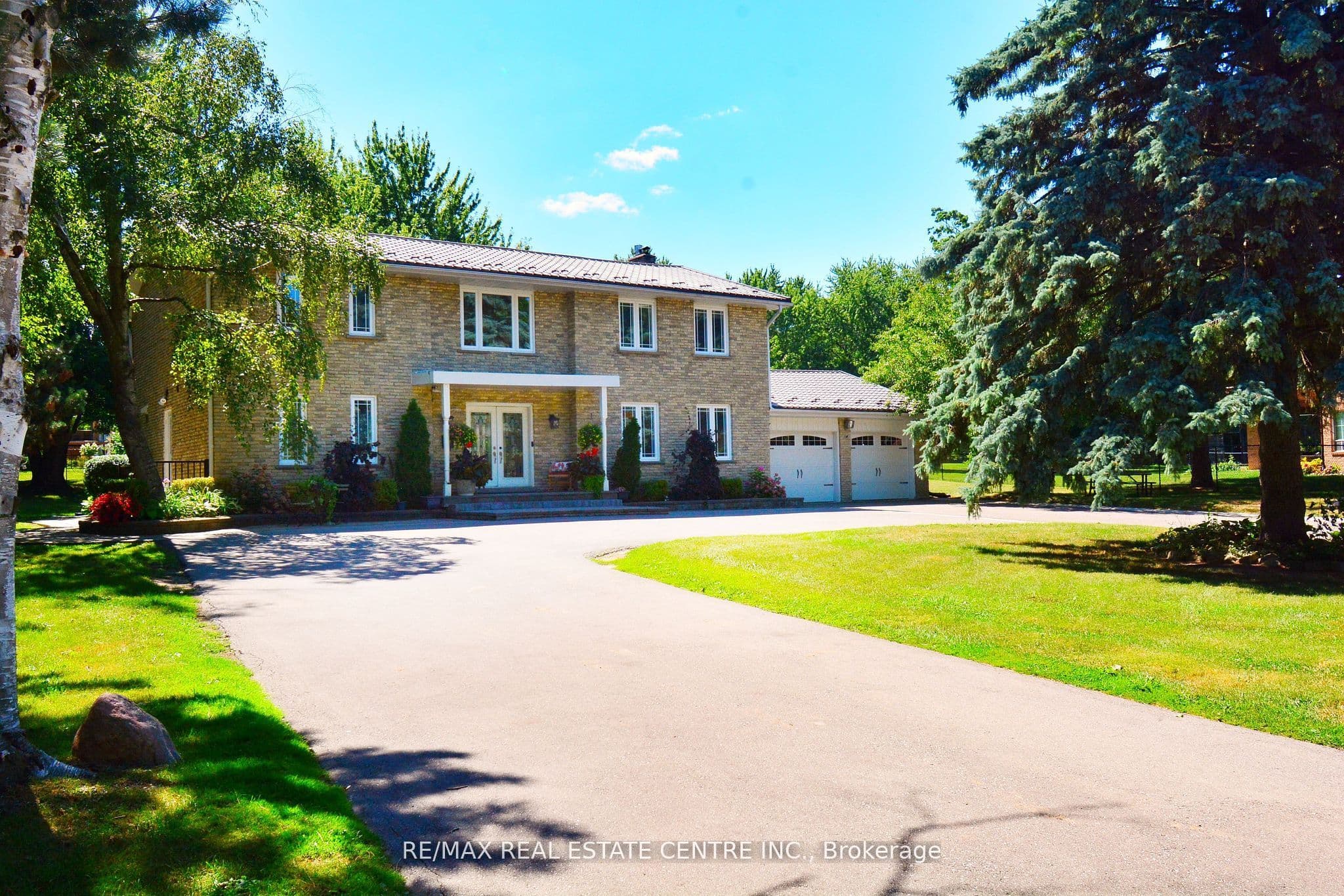 17 Crescent Hill Drive S, Brampton, ON L6S 2P4